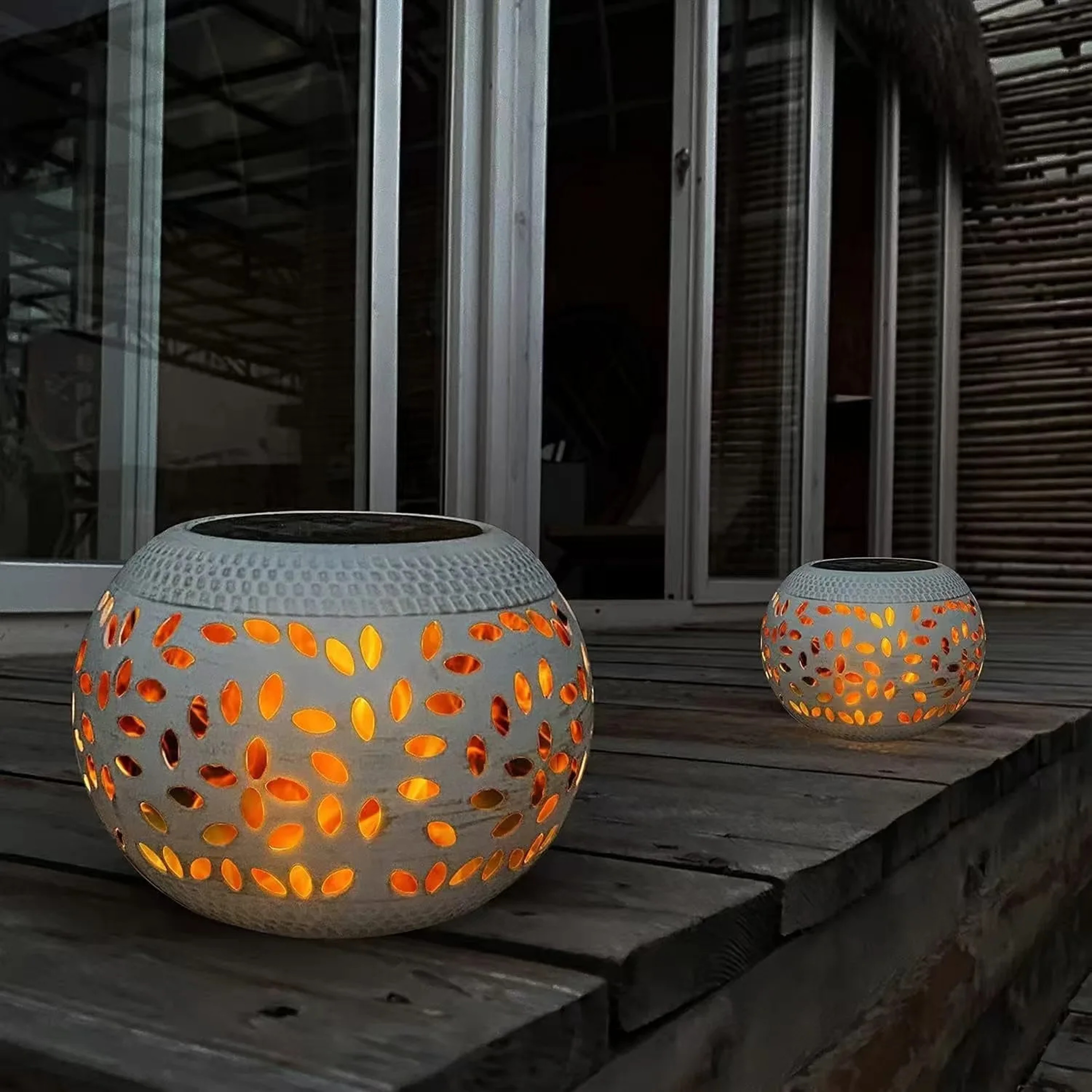 Solar Table Lights Outdoor, Waterproof Metal Garden Projector Lamp, Retro Lawn Atmosphere Lamp – view 2