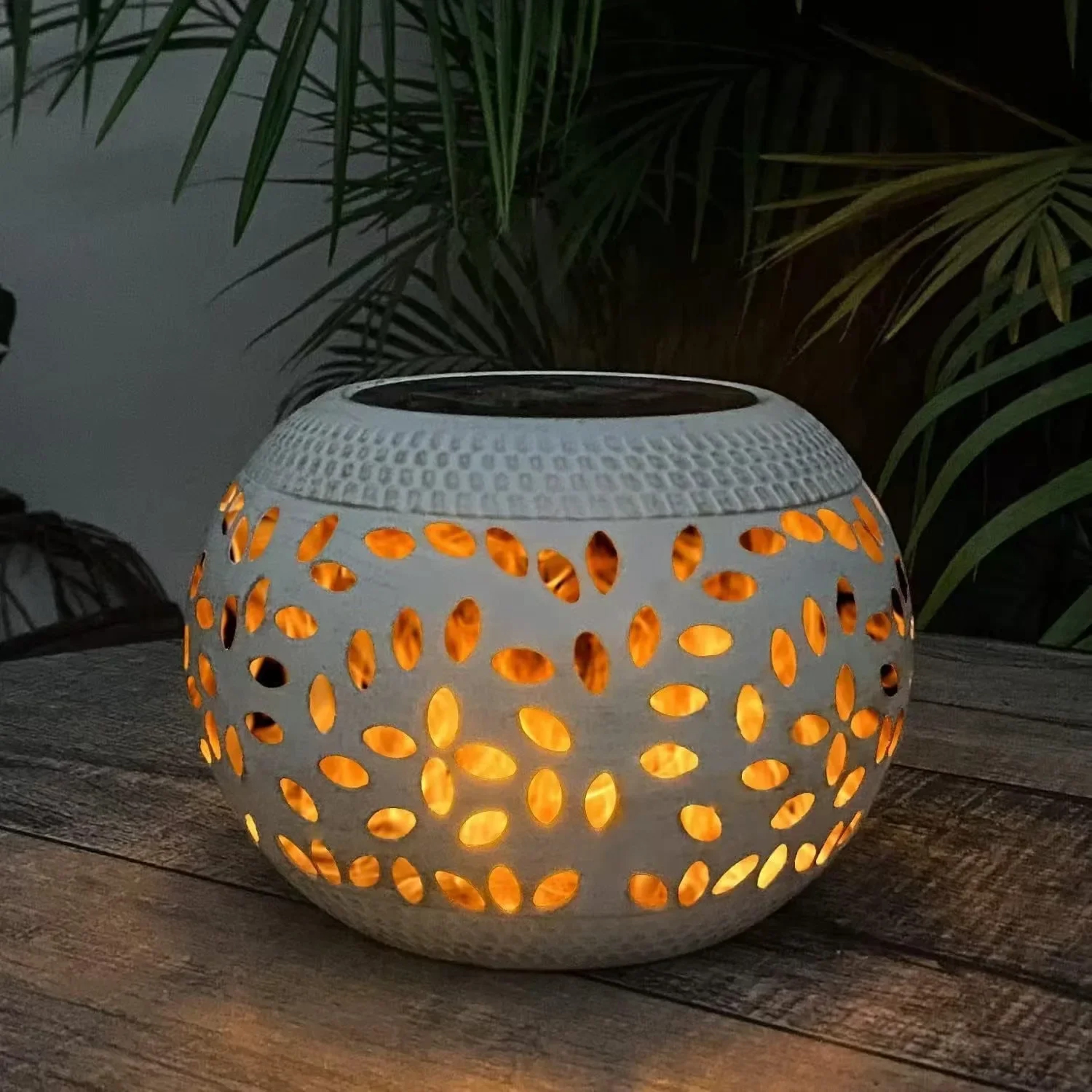 Solar Table Lights Outdoor, Waterproof Metal Garden Projector Lamp, Retro Lawn Atmosphere Lamp – view 4