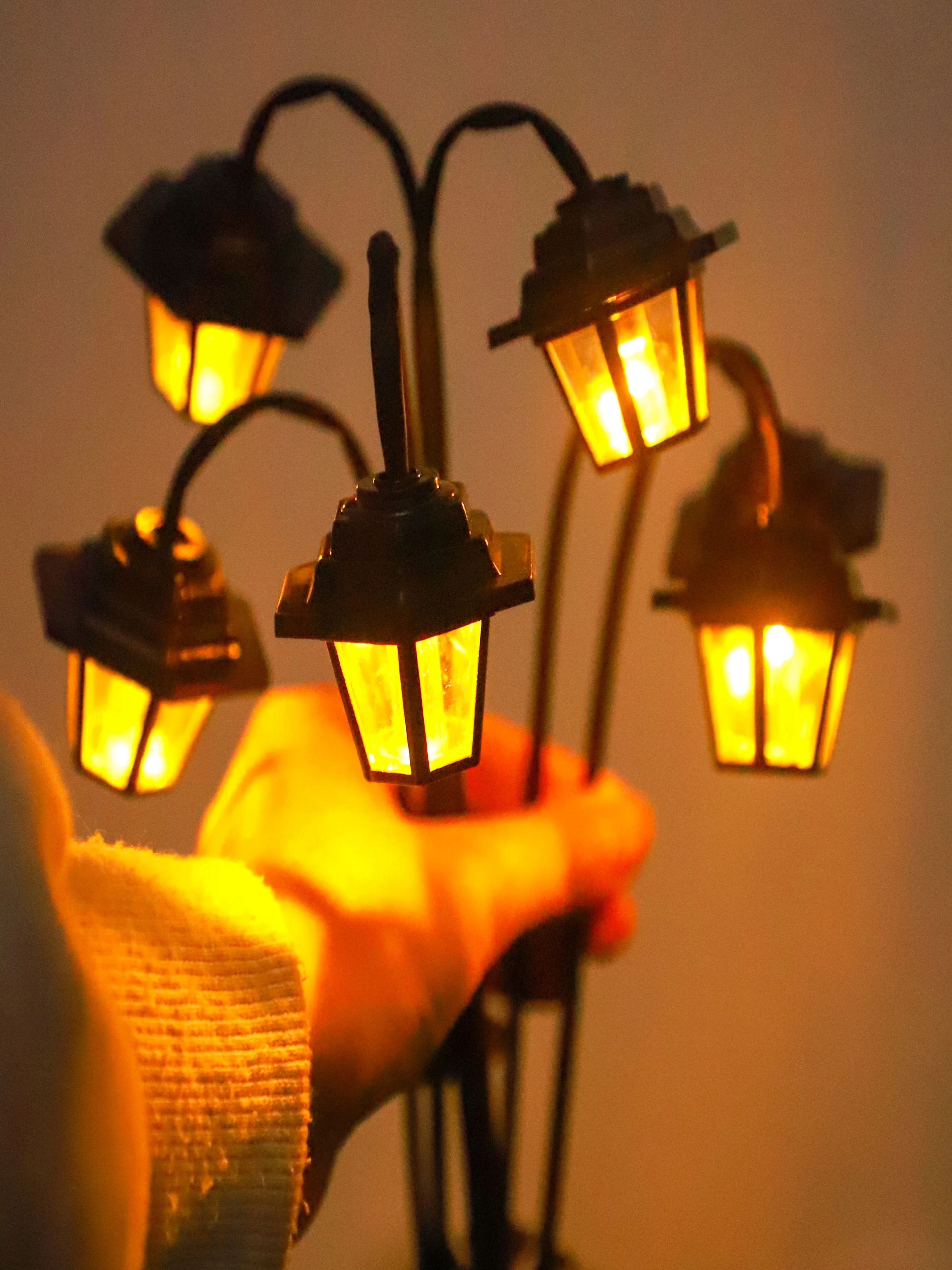 Retro Street Lamp Shaped Decorative Light, Solar-powered Retro Lantern Decorative Light, Garden Court yard – view 7