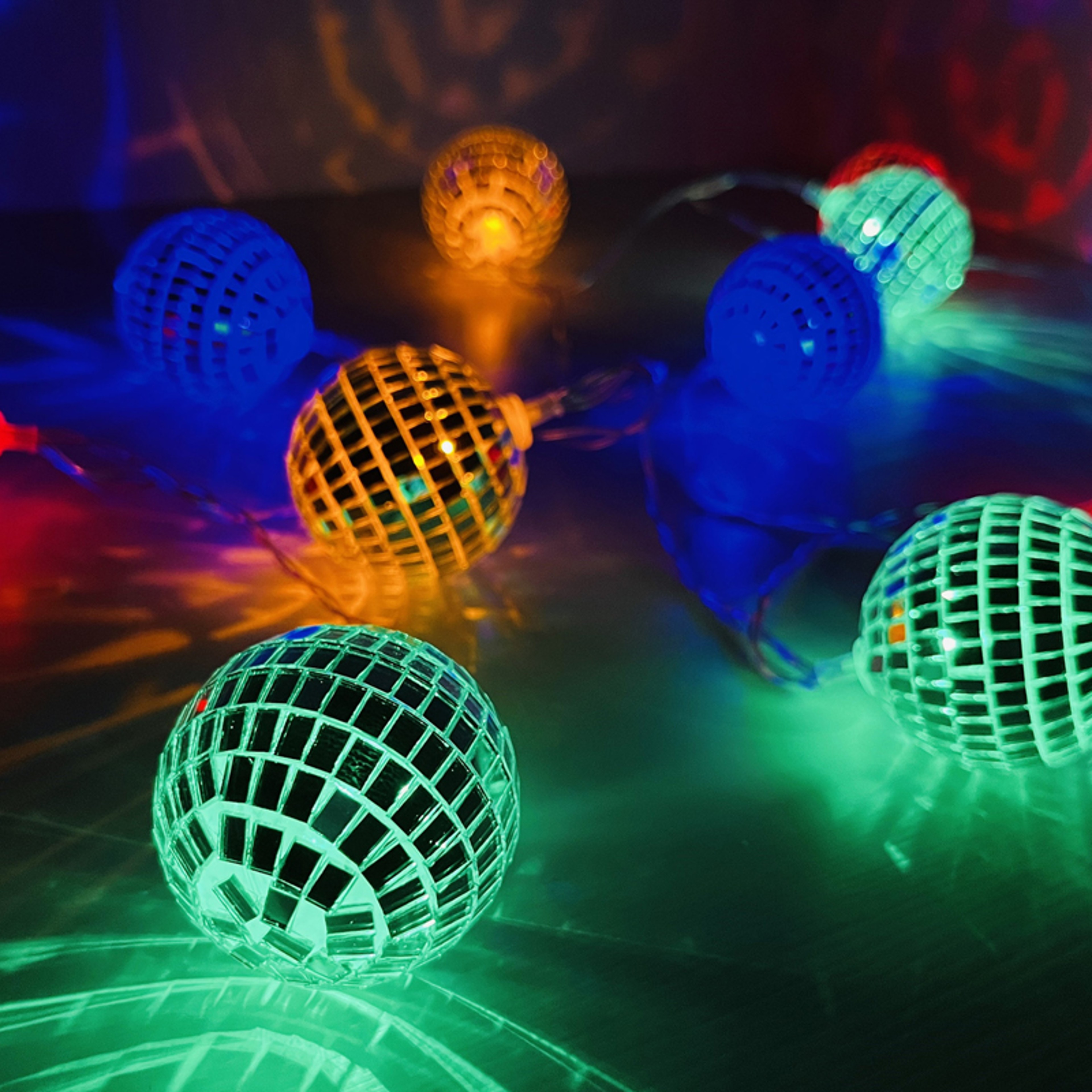 Battery Powered Mirror Ball String Light, Modern Retro Disco Bar, Party Decor, Christmas Ball Lights – view 2
