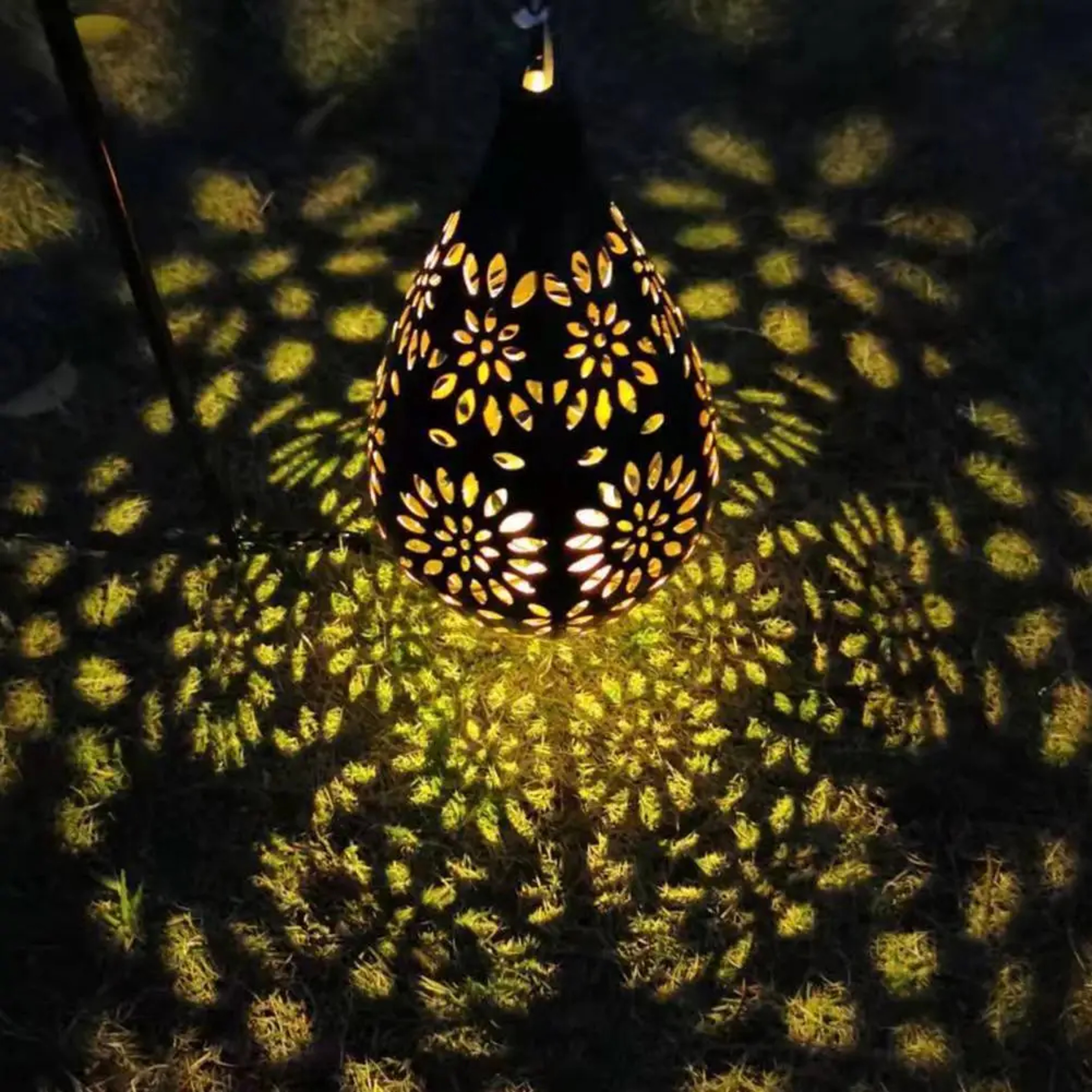 Solar Powered Outdoor Lantern, Waterproof Light, Hollowed-out Iron Art, Solar Decorative Projection Light Lamp for Yard – view 2