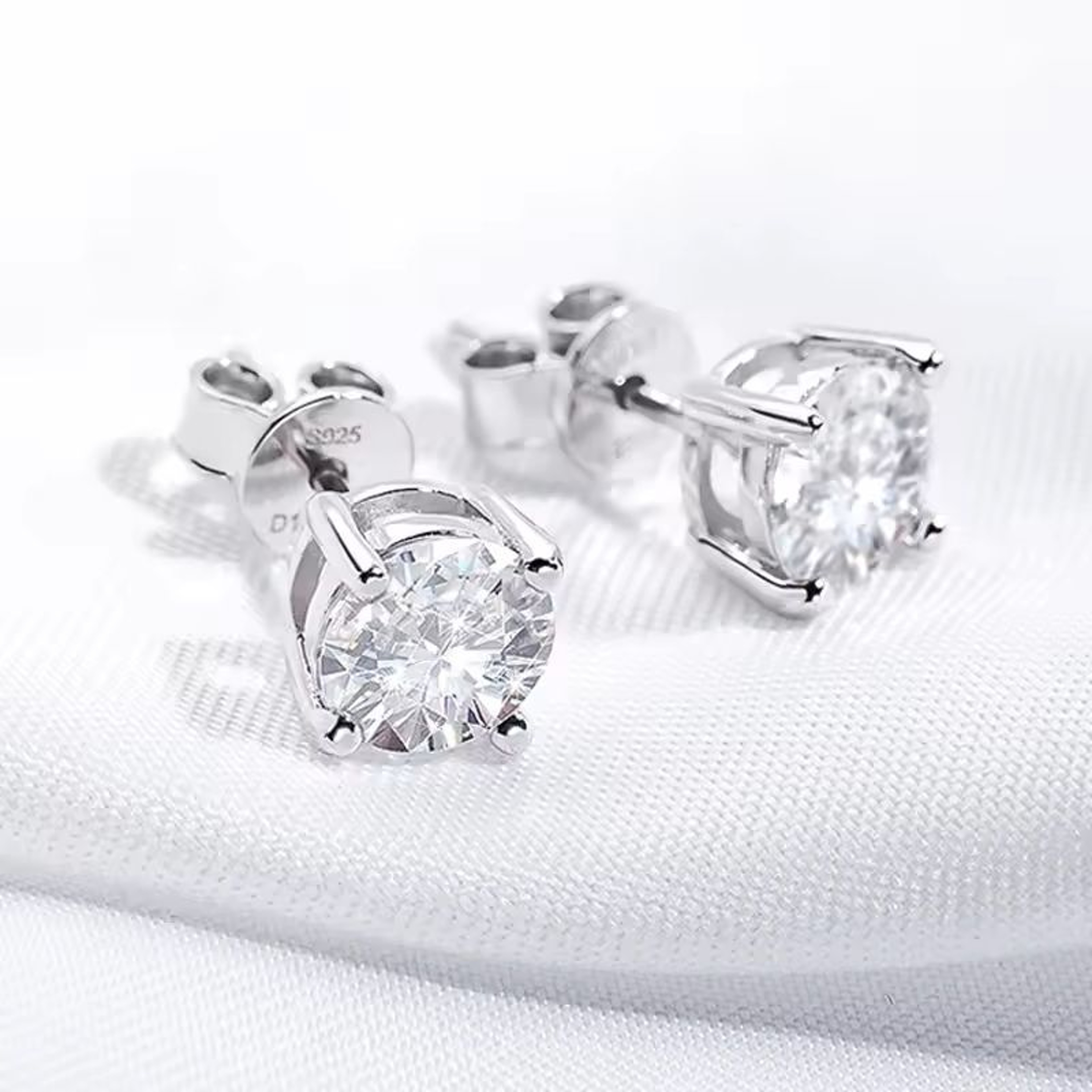 Moissanite Stud Earrings In S925 Silver With Platinum Plating 5