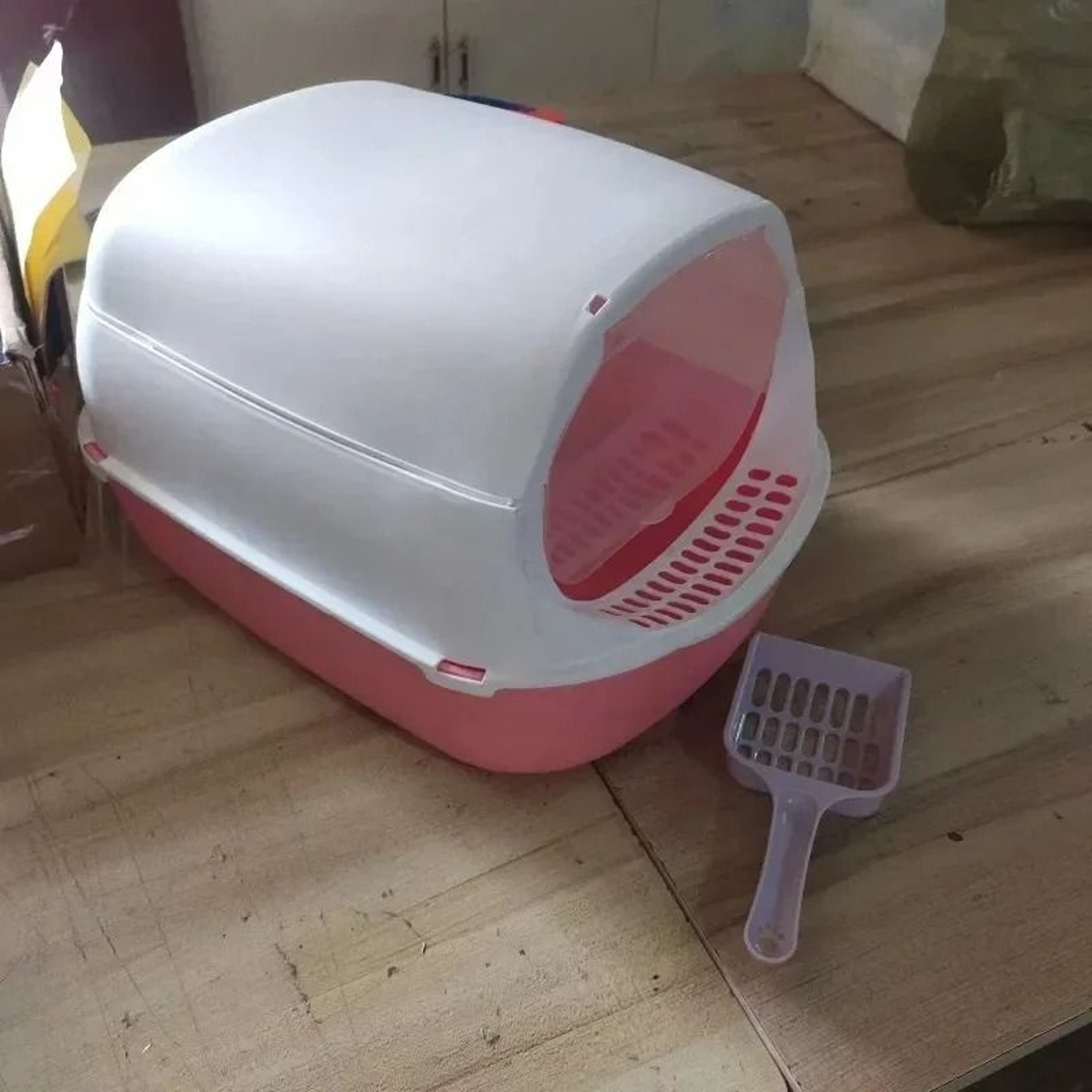 SemiEnclosed Cat Litter Box With Splash Guard And Cleaning Basin 5