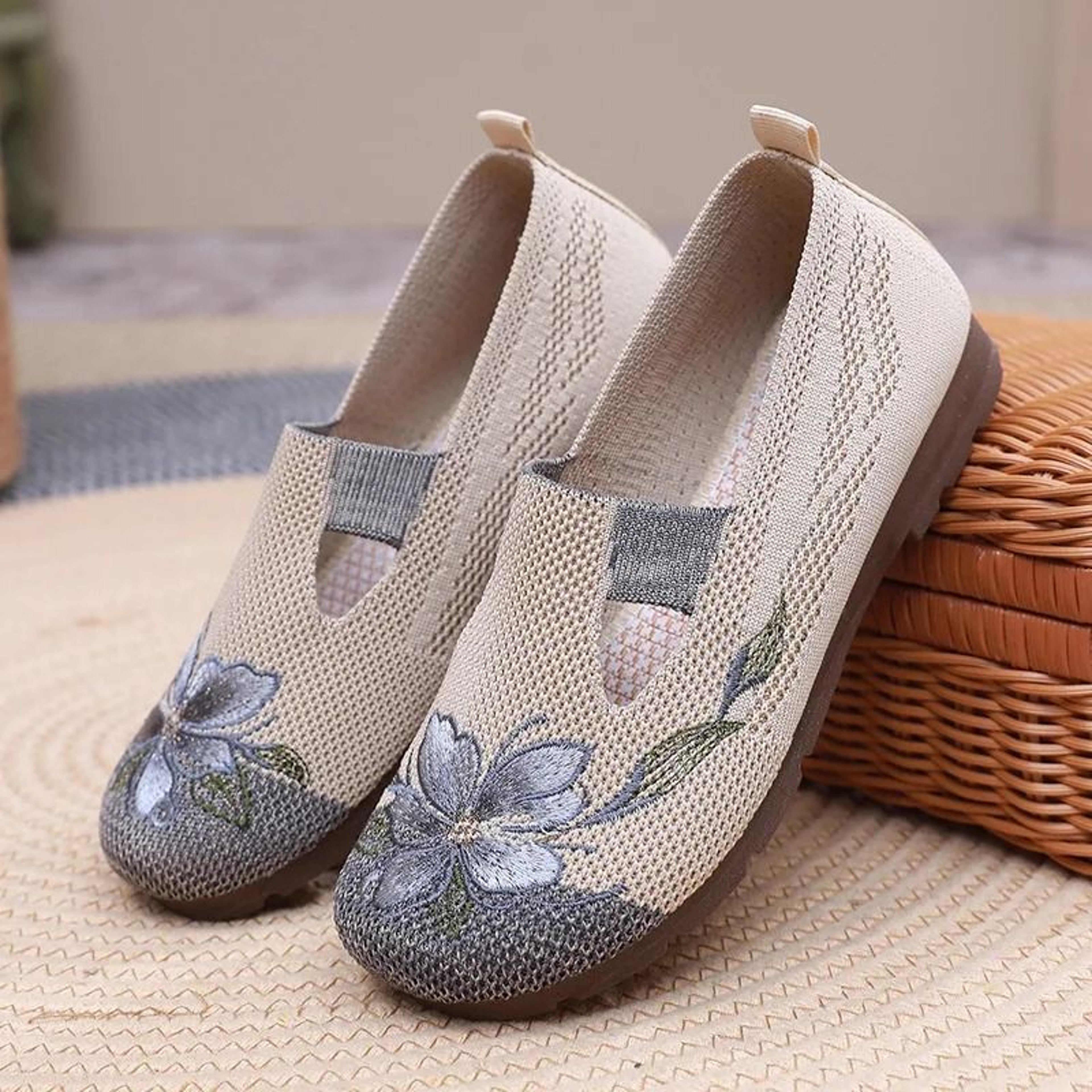 Breathable Soft Sole Anti Slip Mesh Flat Embroidered Shoes 4