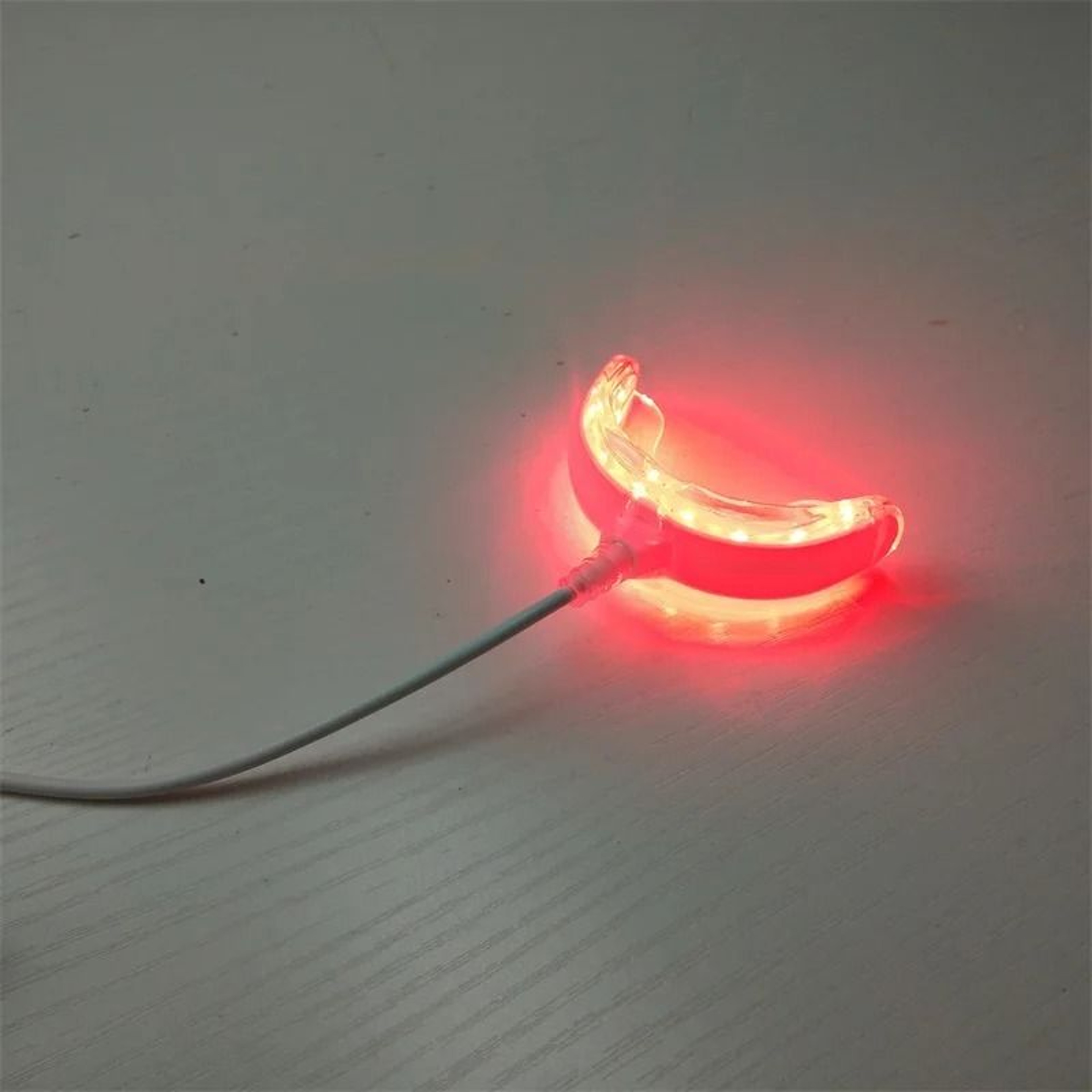 Red Light Therapy Device For Tooth Pain And Gum Sensitivity Relief 1