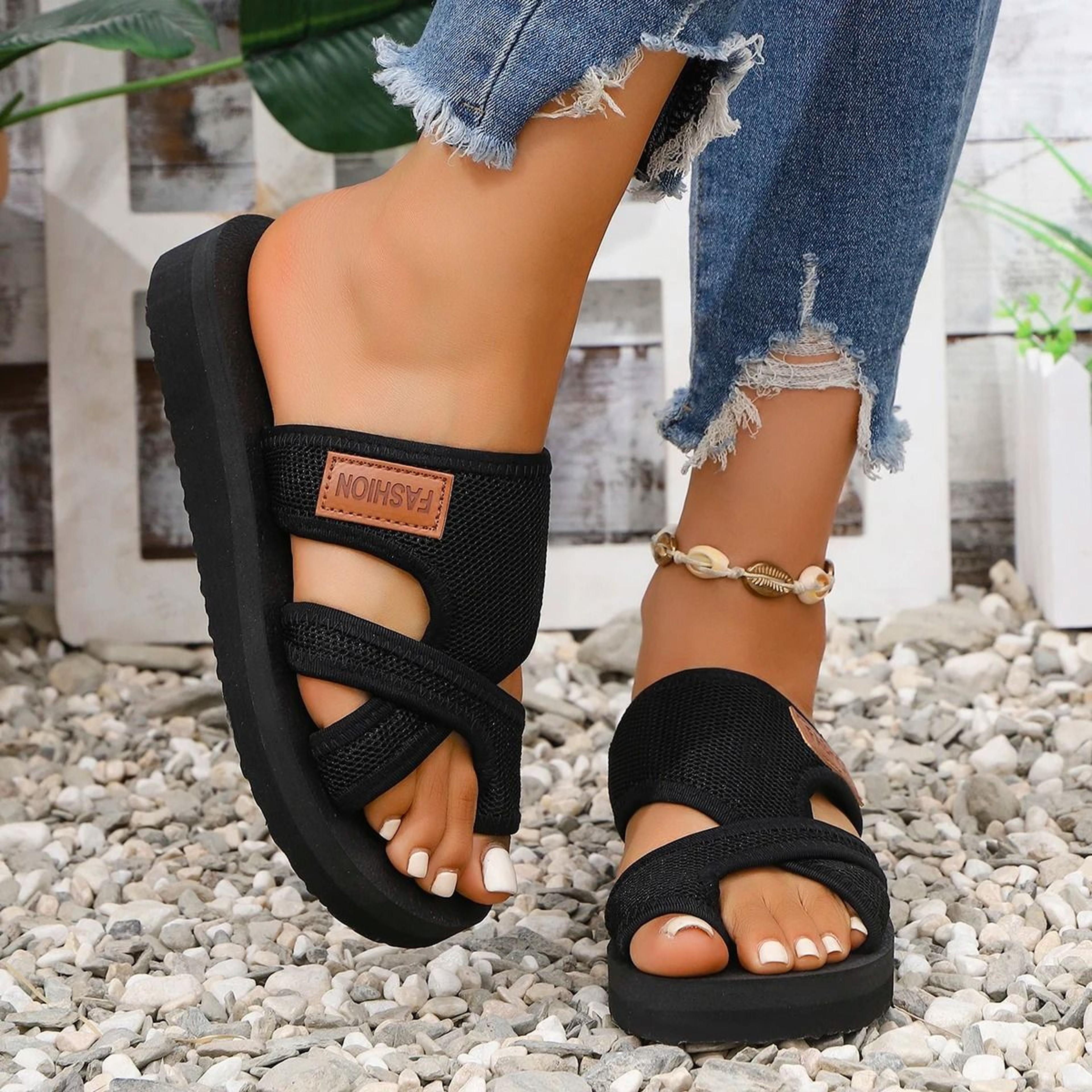 Womens Lightweight Hollow Sandals  Breathable Beach Vacation Slippers 1