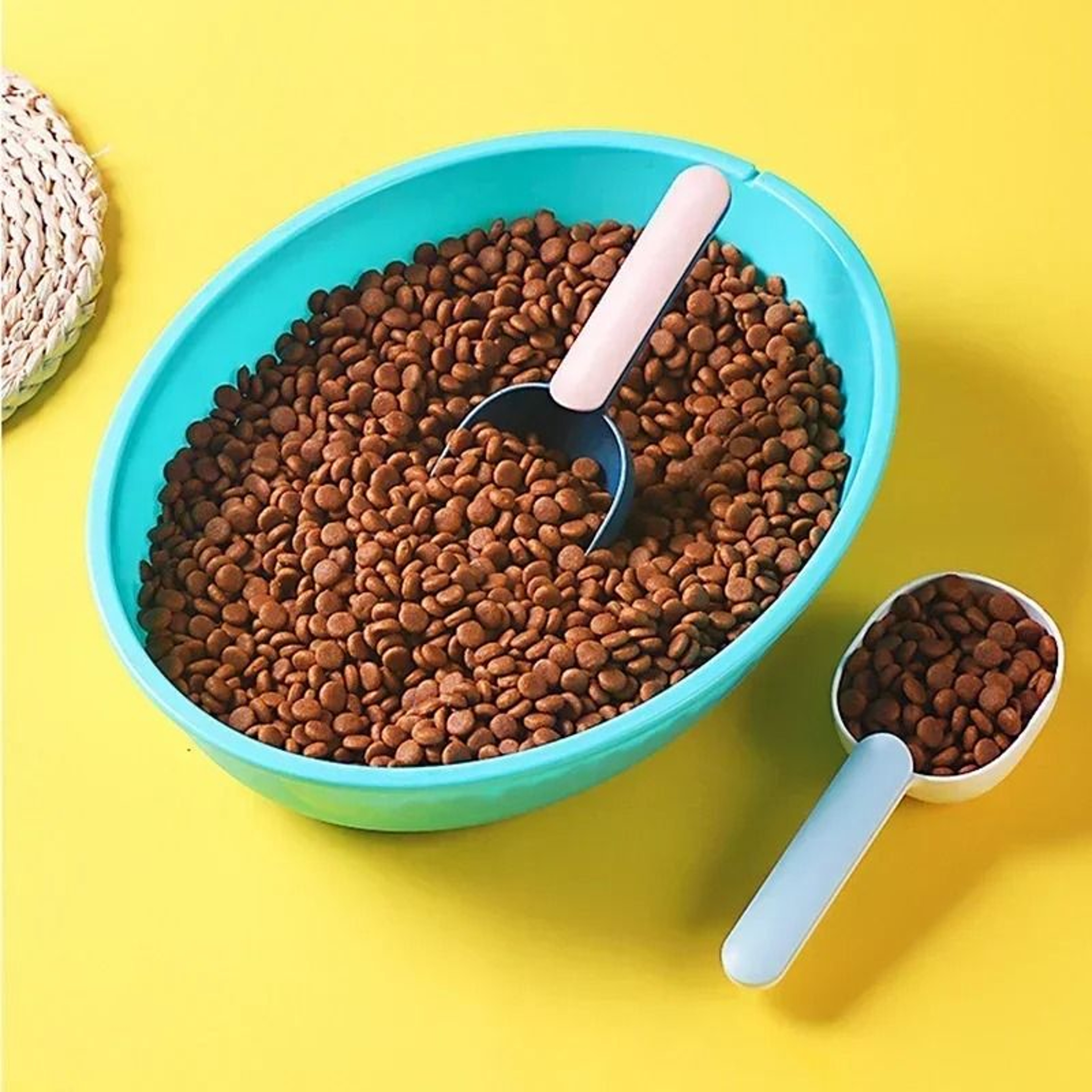 Multifunctional Pet Food Spoon With Sealed Bag Clip And Measuring Design 2