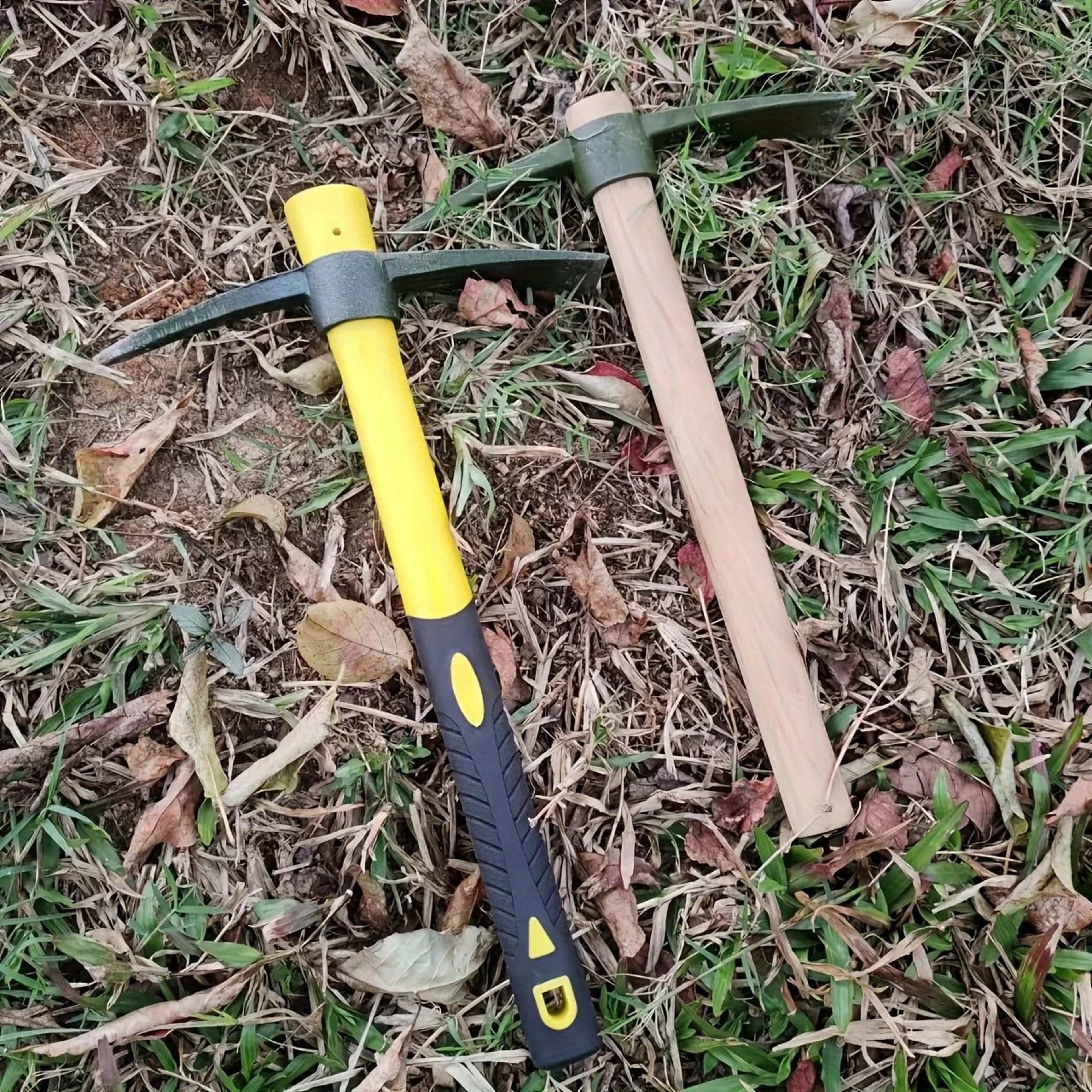 HeavyDuty Garden Pickaxe For Planting Tilling And Outdoor Use 3