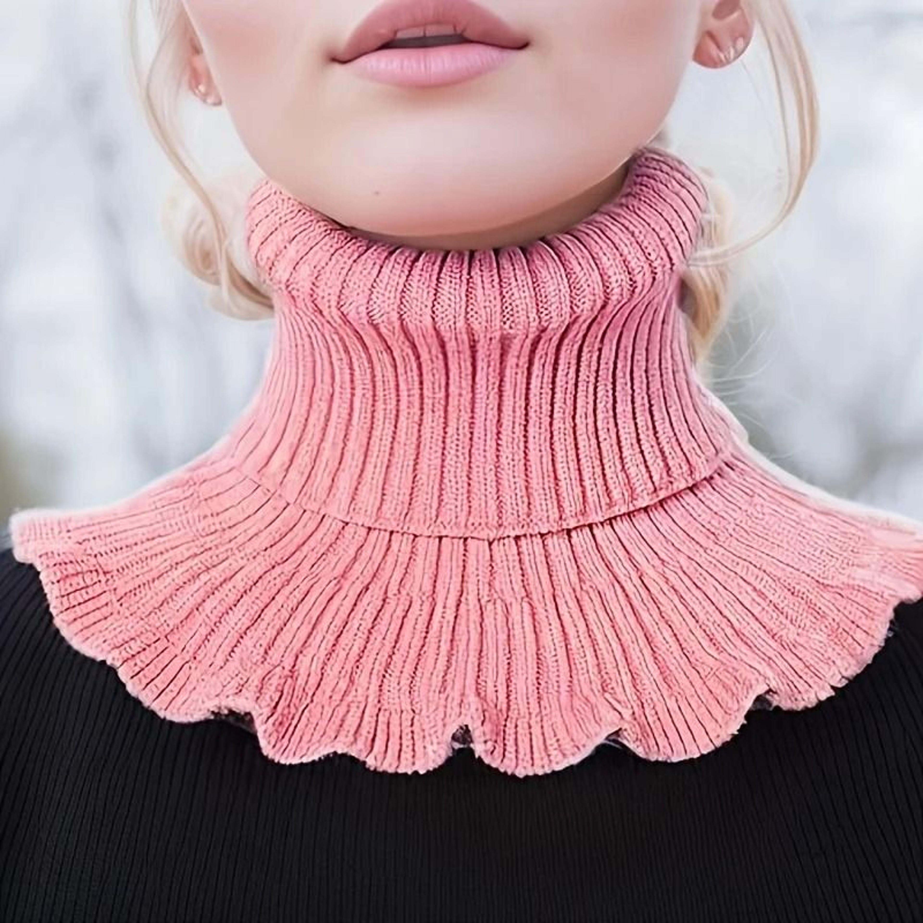 Fashionable Black And White Knitted False Neck Scarf With Elegant Ruffle Edge 10