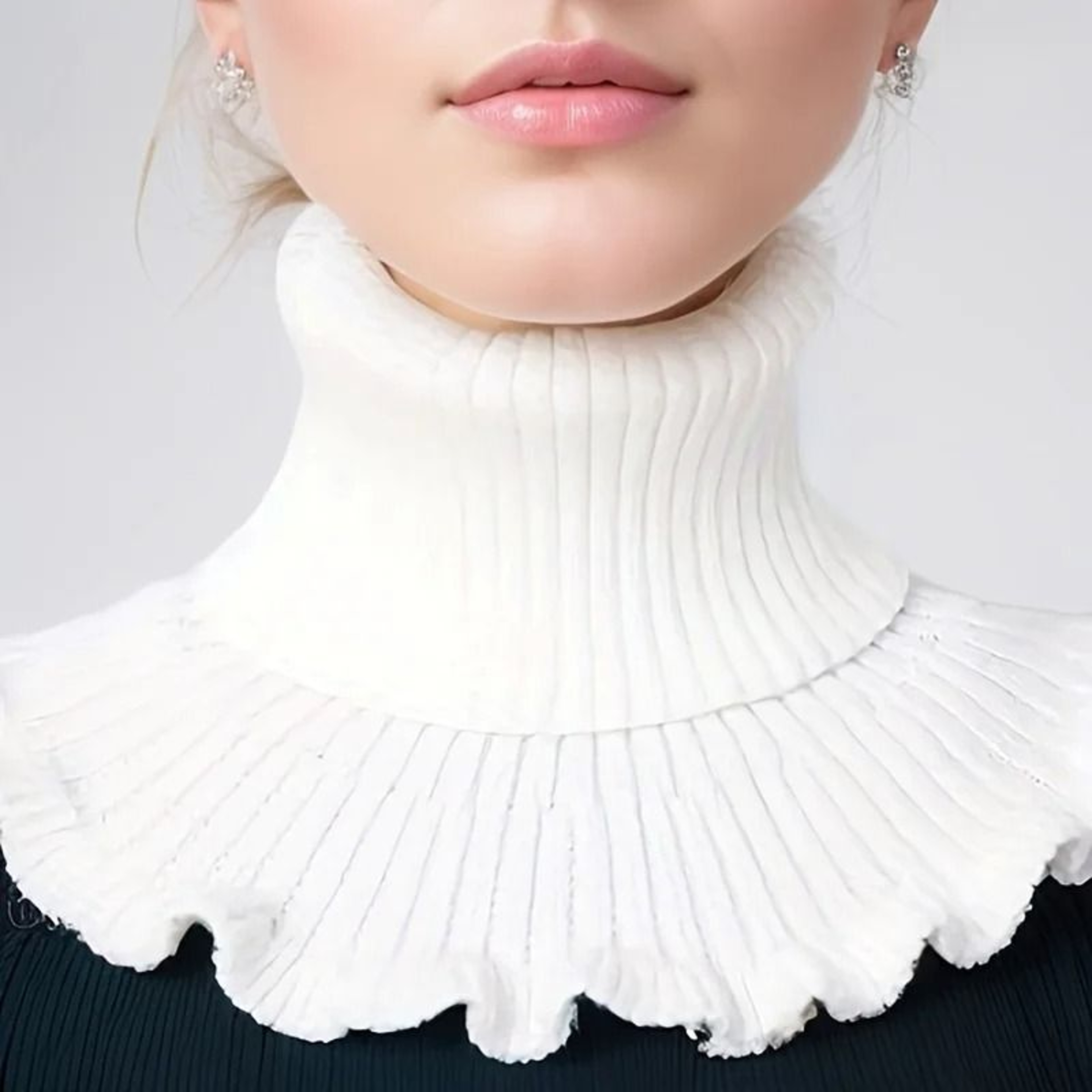 Fashionable Black And White Knitted False Neck Scarf With Elegant Ruffle Edge 12