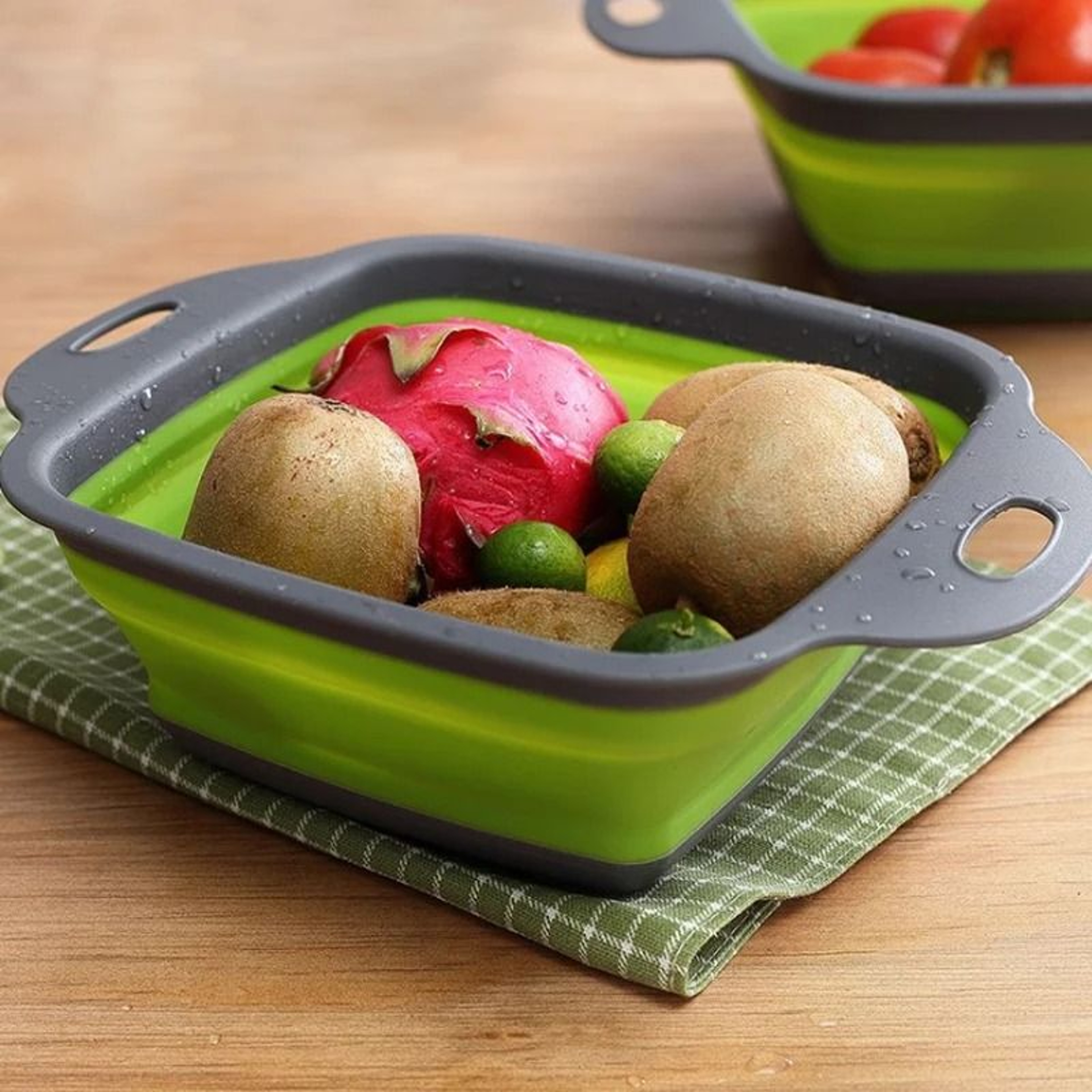 Transform Your Kitchen With Space Saving Foldable Strainers 2