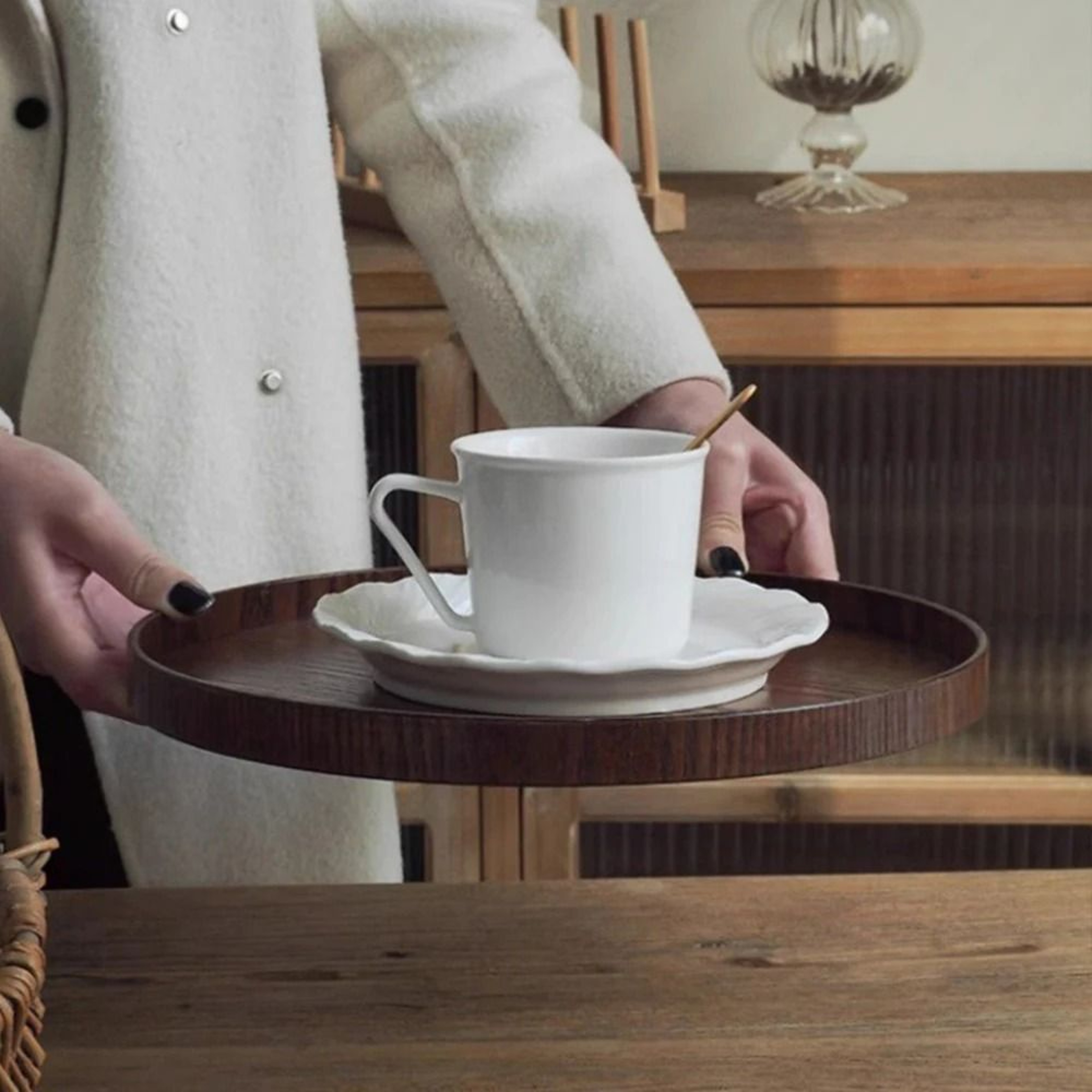Round Wooden Serving Tray For Home And Kitchen 1
