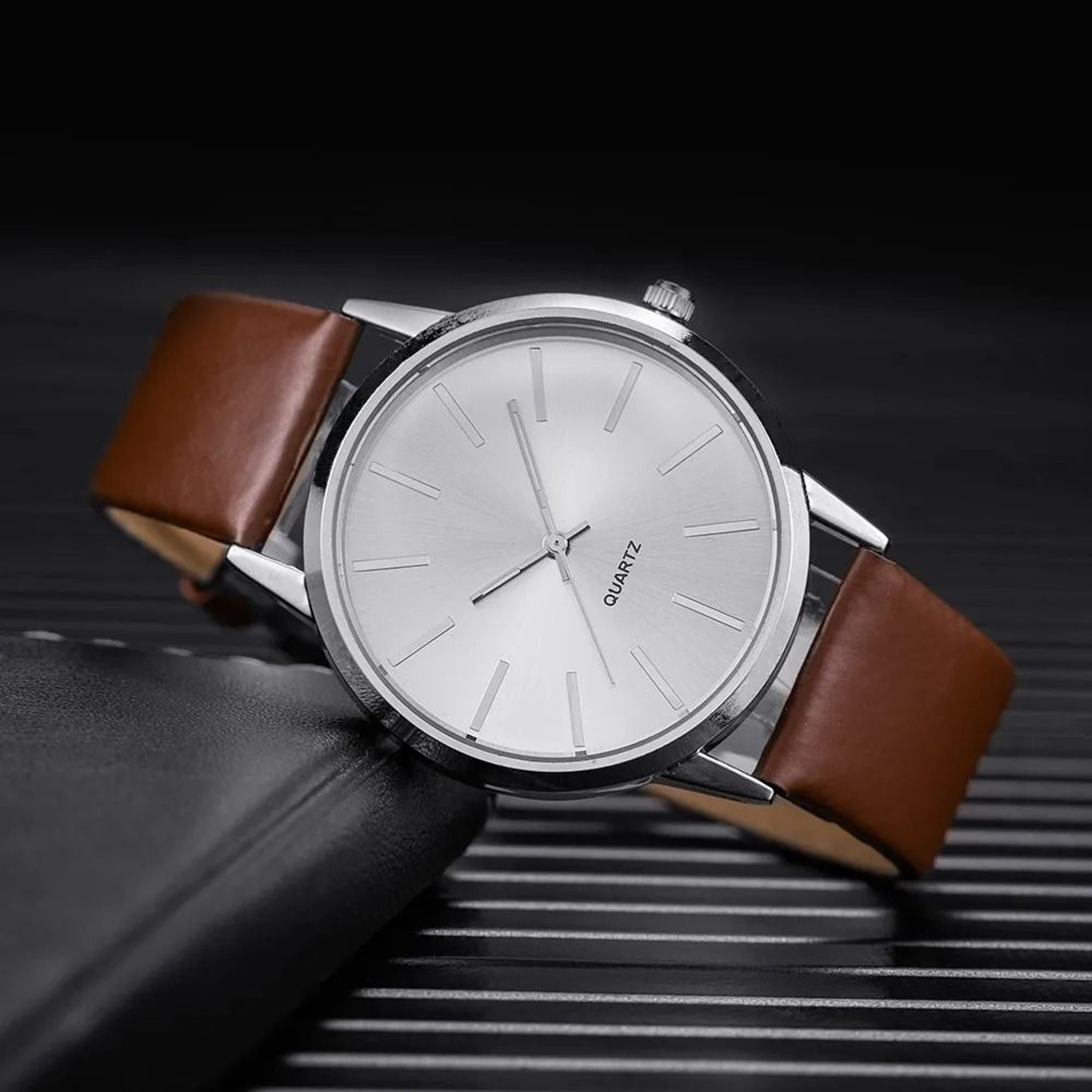 Men Leather Band Quartz Casual Wristwatch 0