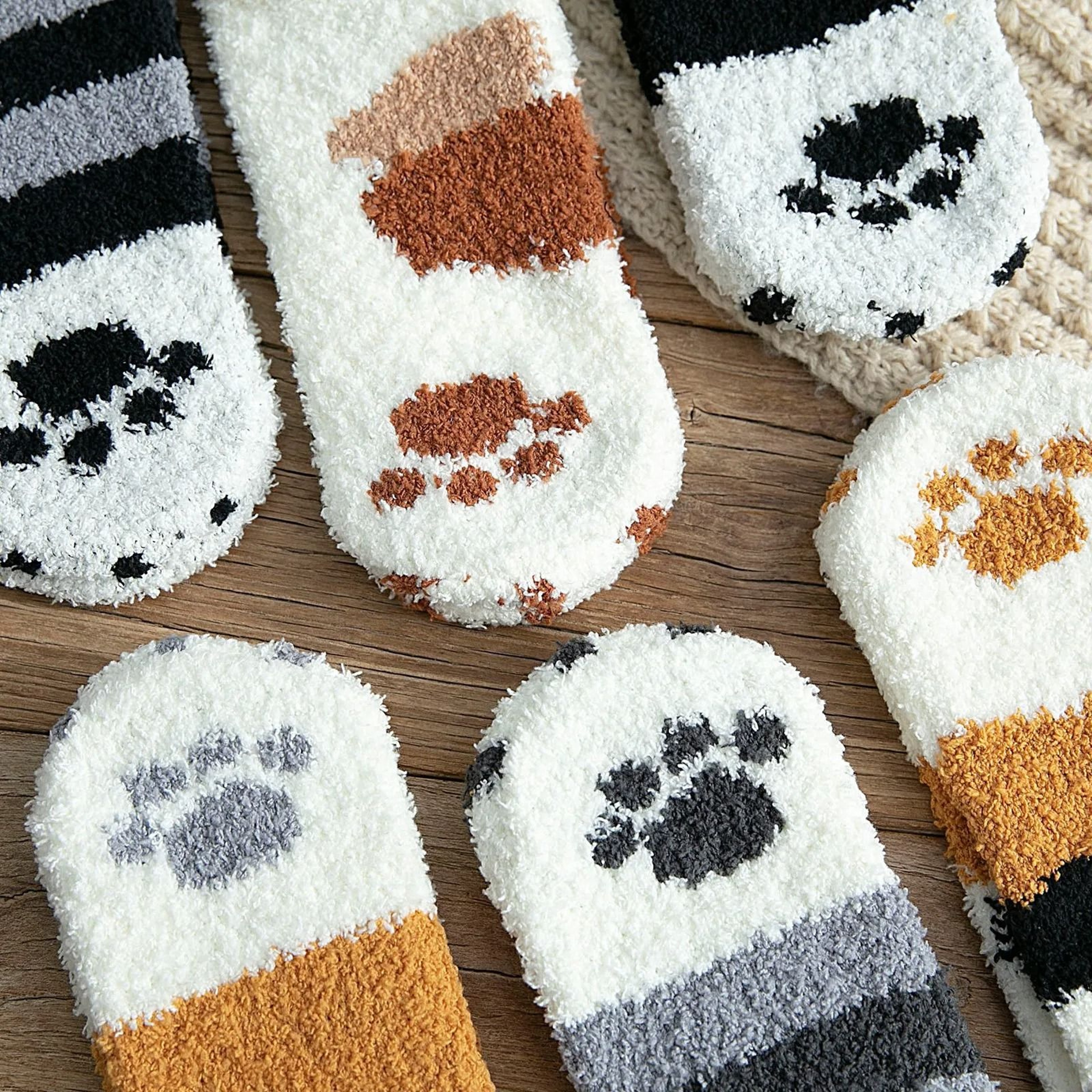 Women Winter Warm Fluffy Animal Paw Fuzzy Socks 2