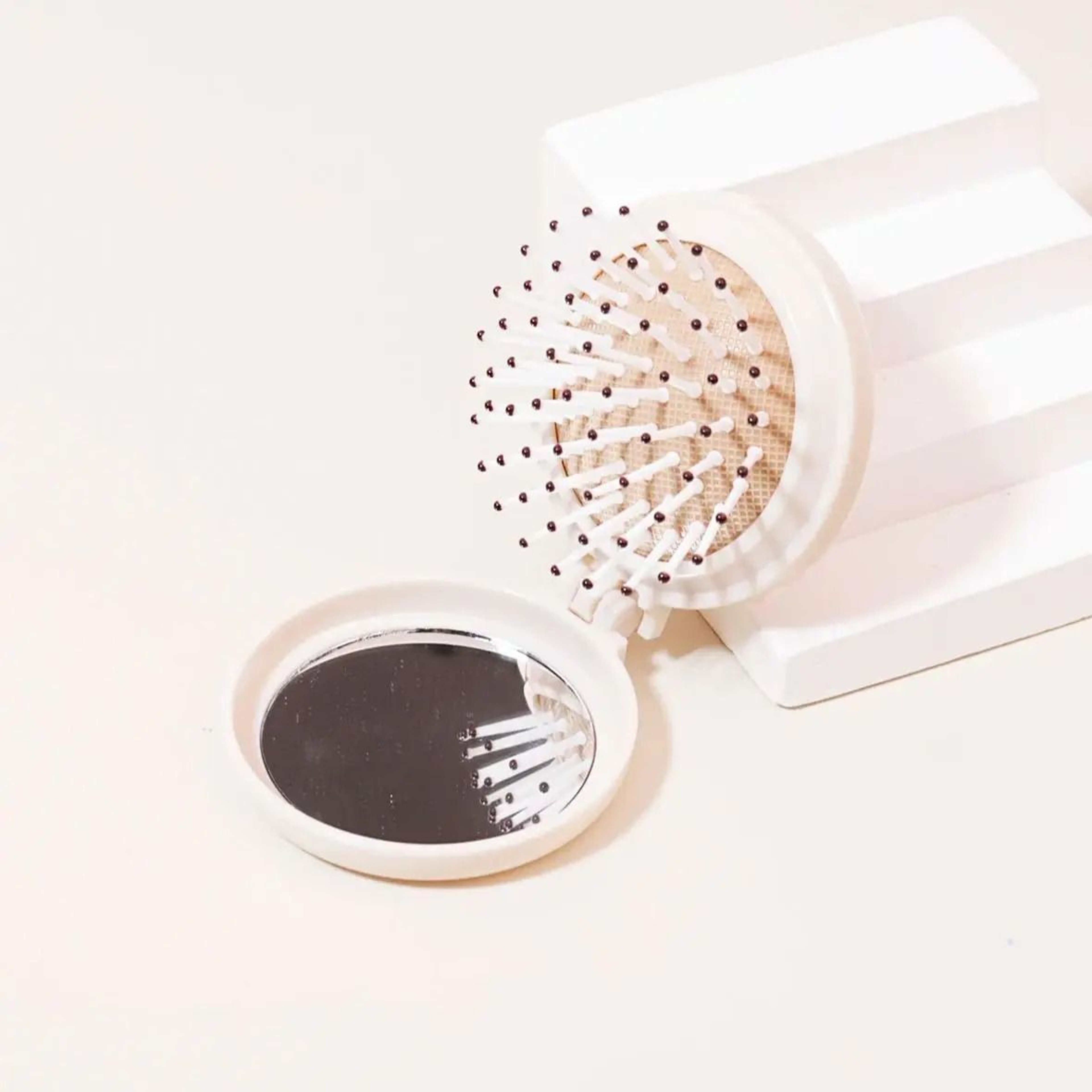 Mini Folding Hair Brush With Mirror For Travel And Wig Styling 9