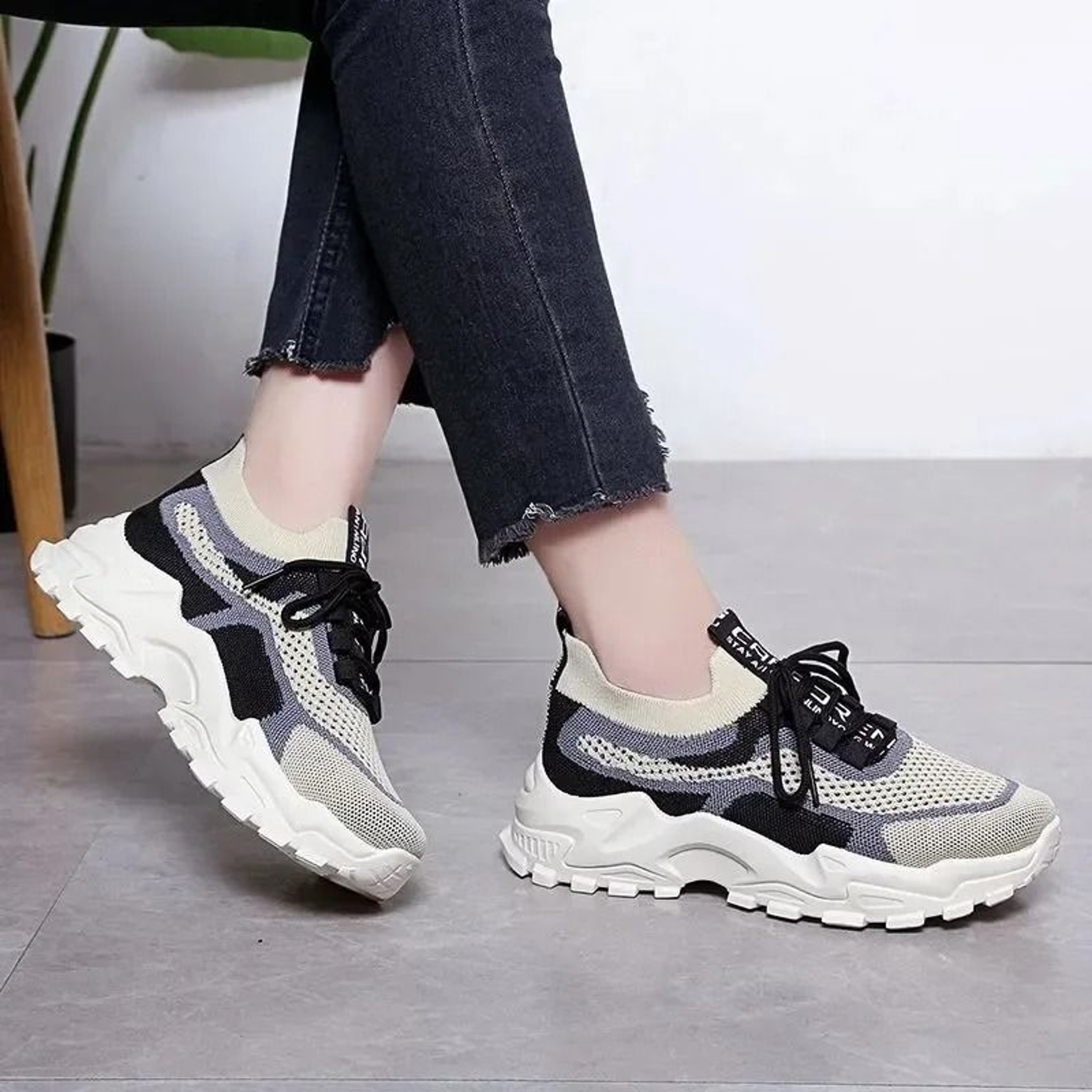Womens Ultra Light Breathable Running Shoes 5
