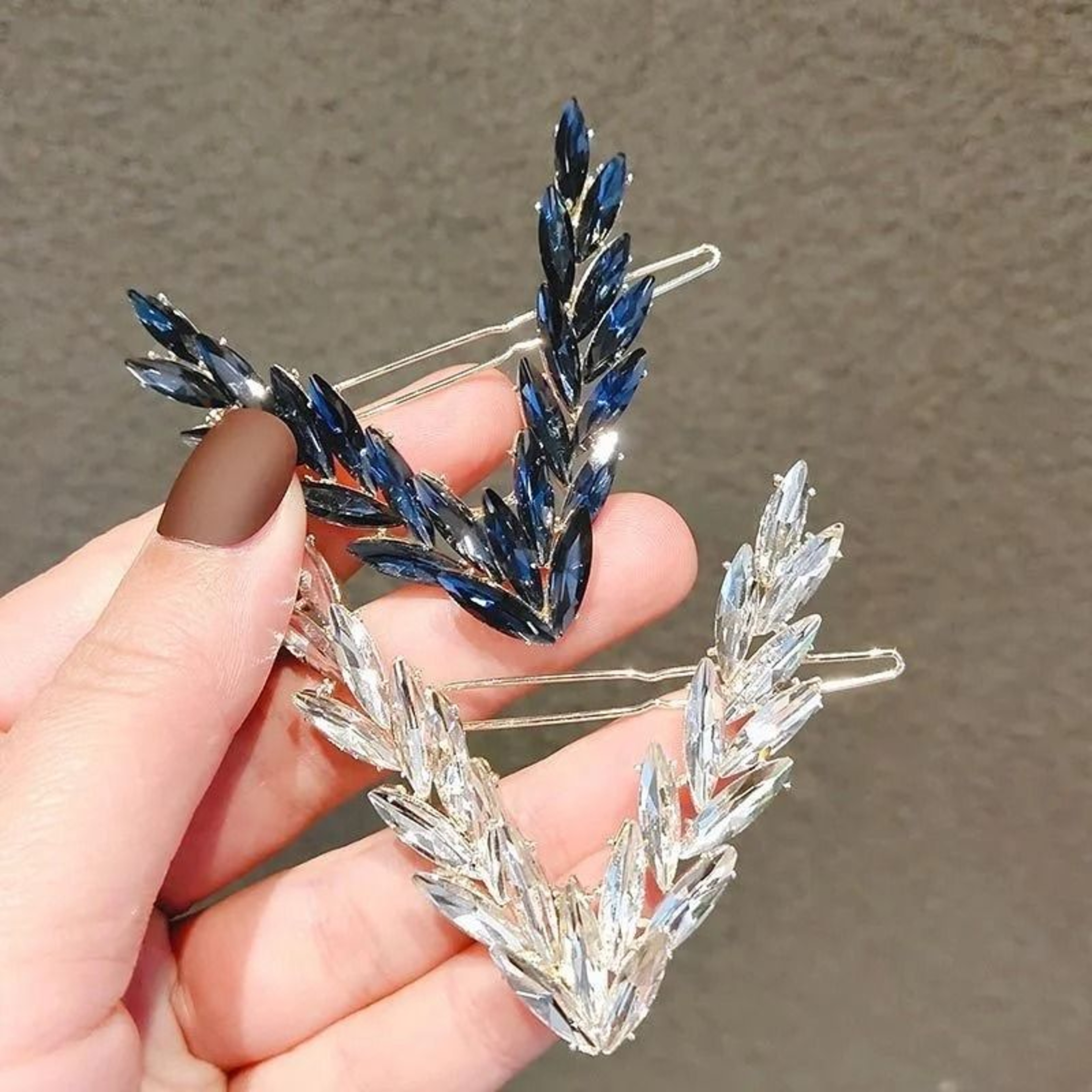 Shining Crystal V Shape Hair Clip 2