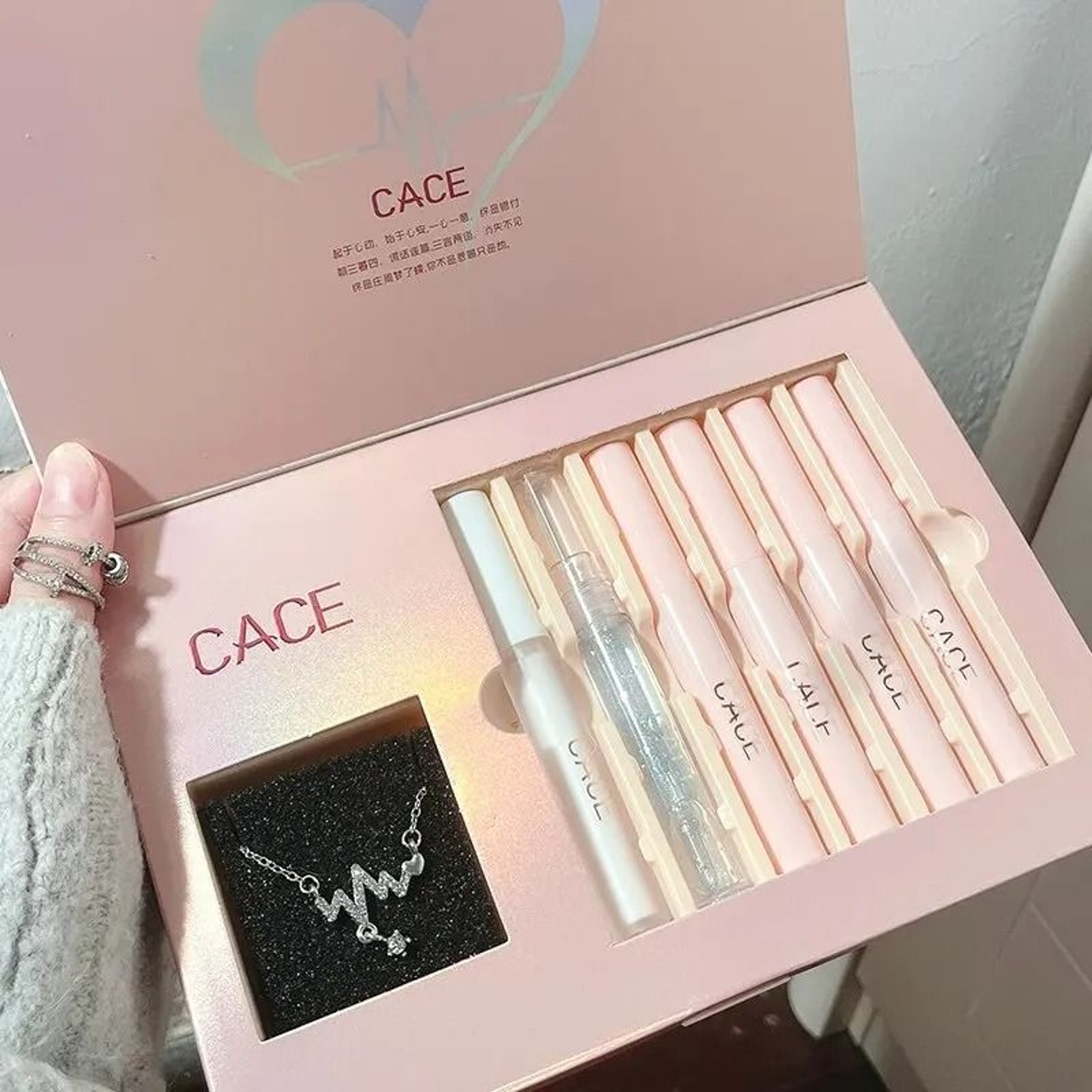 Matte Liquid Lipstick Set With Gloss Lip Plumper And Necklace 6 Piece Gift Set 0