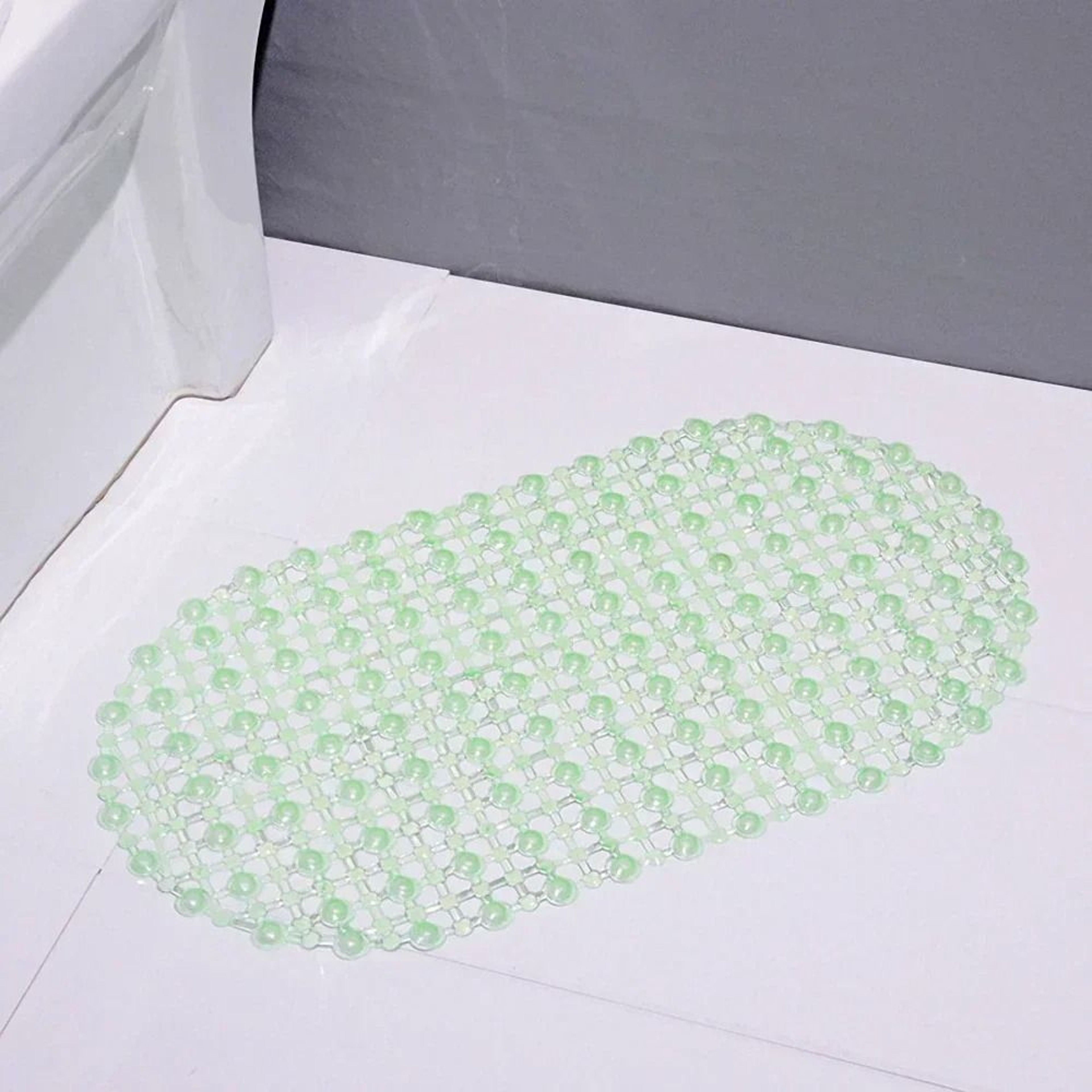 Non Slip Bathroom Bathtub Mat With Massage Suction Cups 6