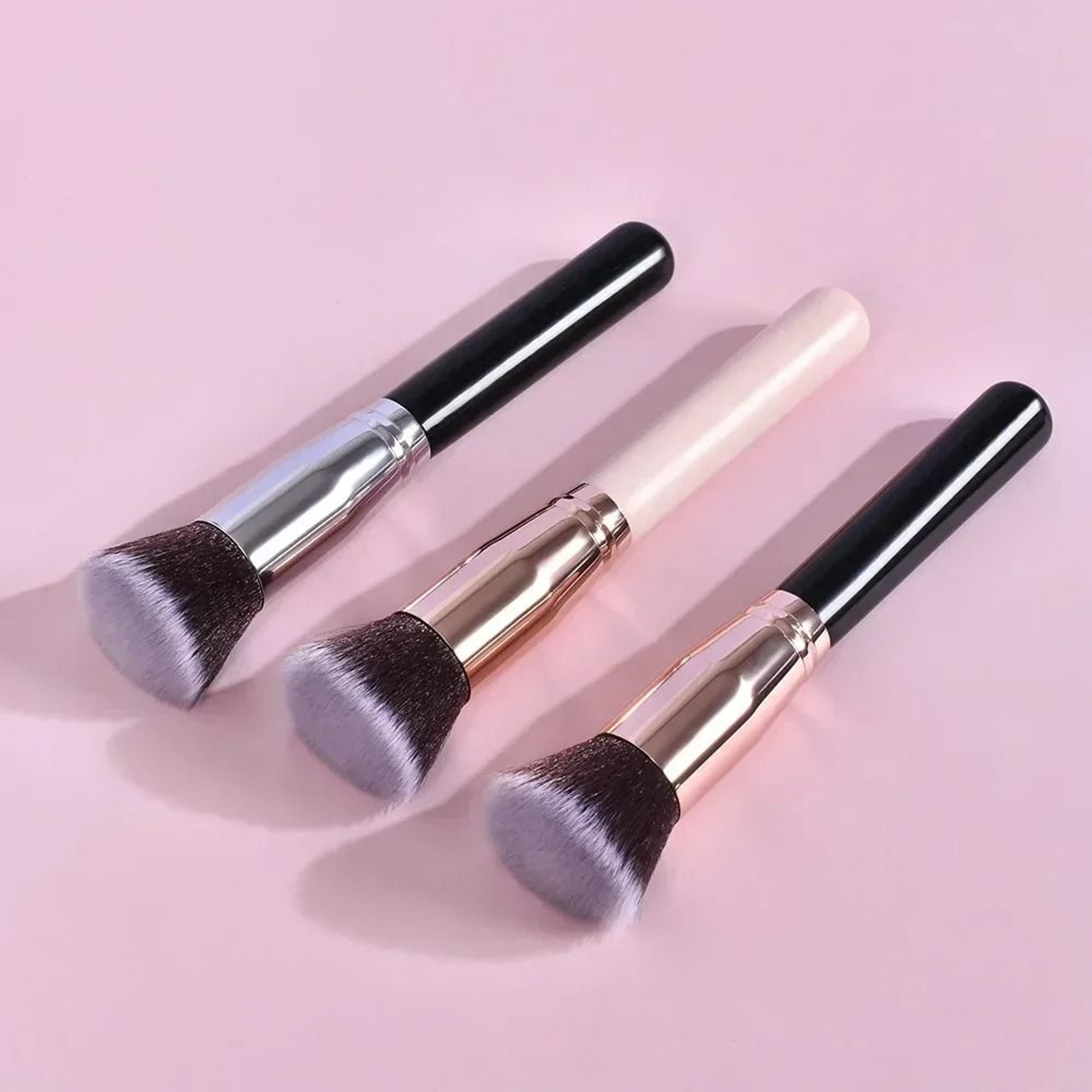 Flat Makeup Brush For Foundation And Blending 2