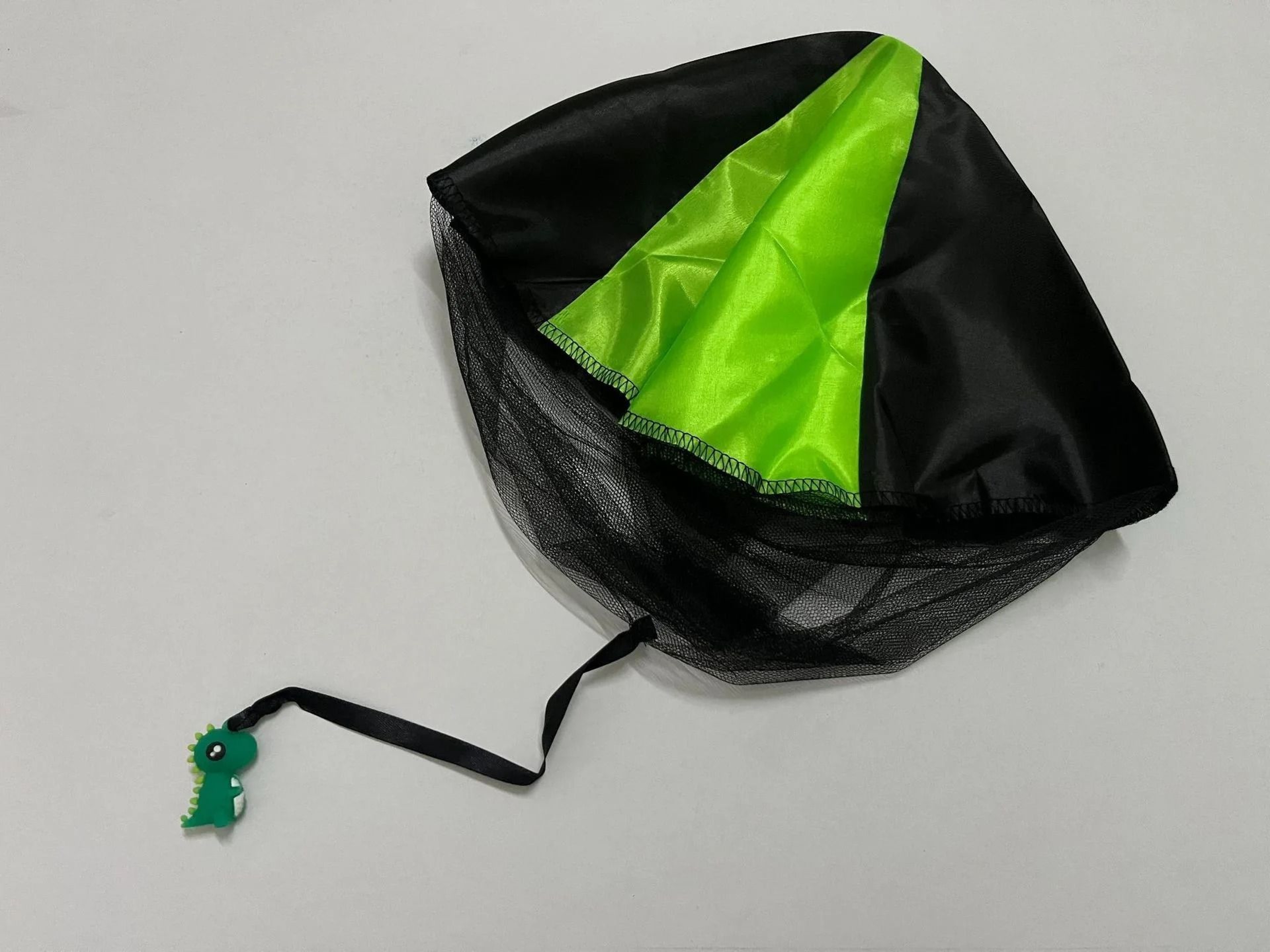 Kids Throwing Parachute Toy Set With Mini Soldier Figures For Outdoor Play 8
