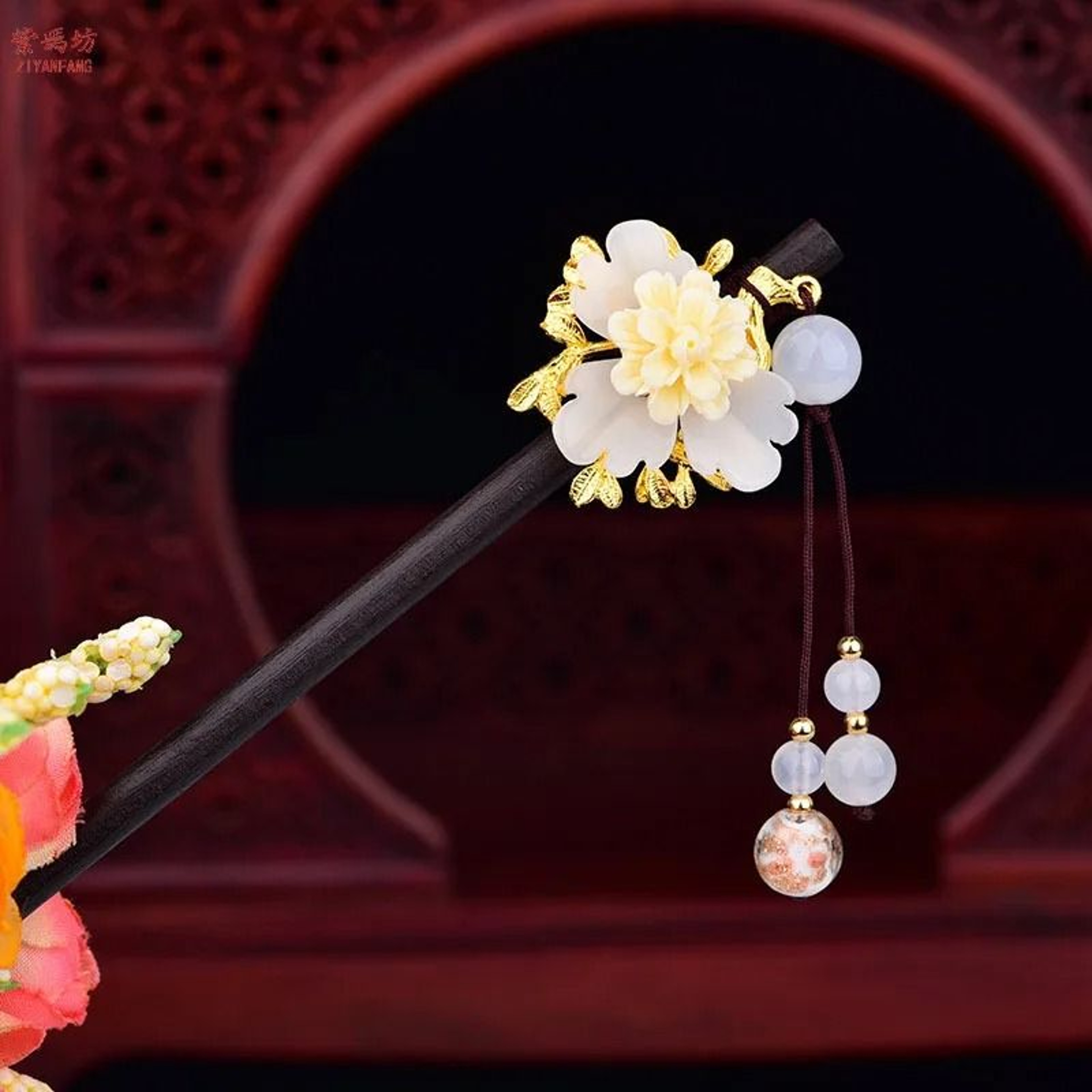 Classic Crystal Pearl Floral Bridal Hair Comb 4