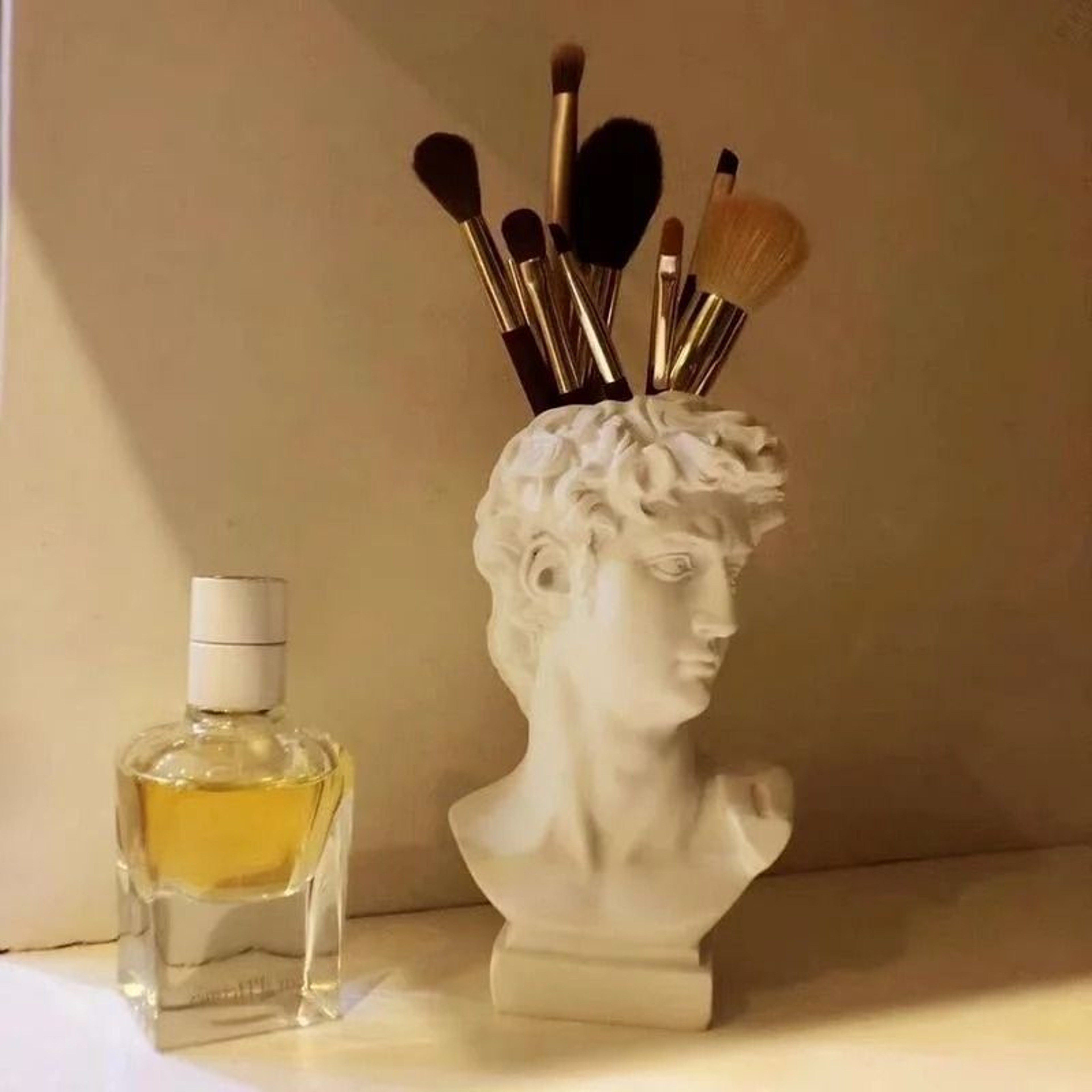 Nordic David Sculpture Vase And Artistic Storage Bucket 0