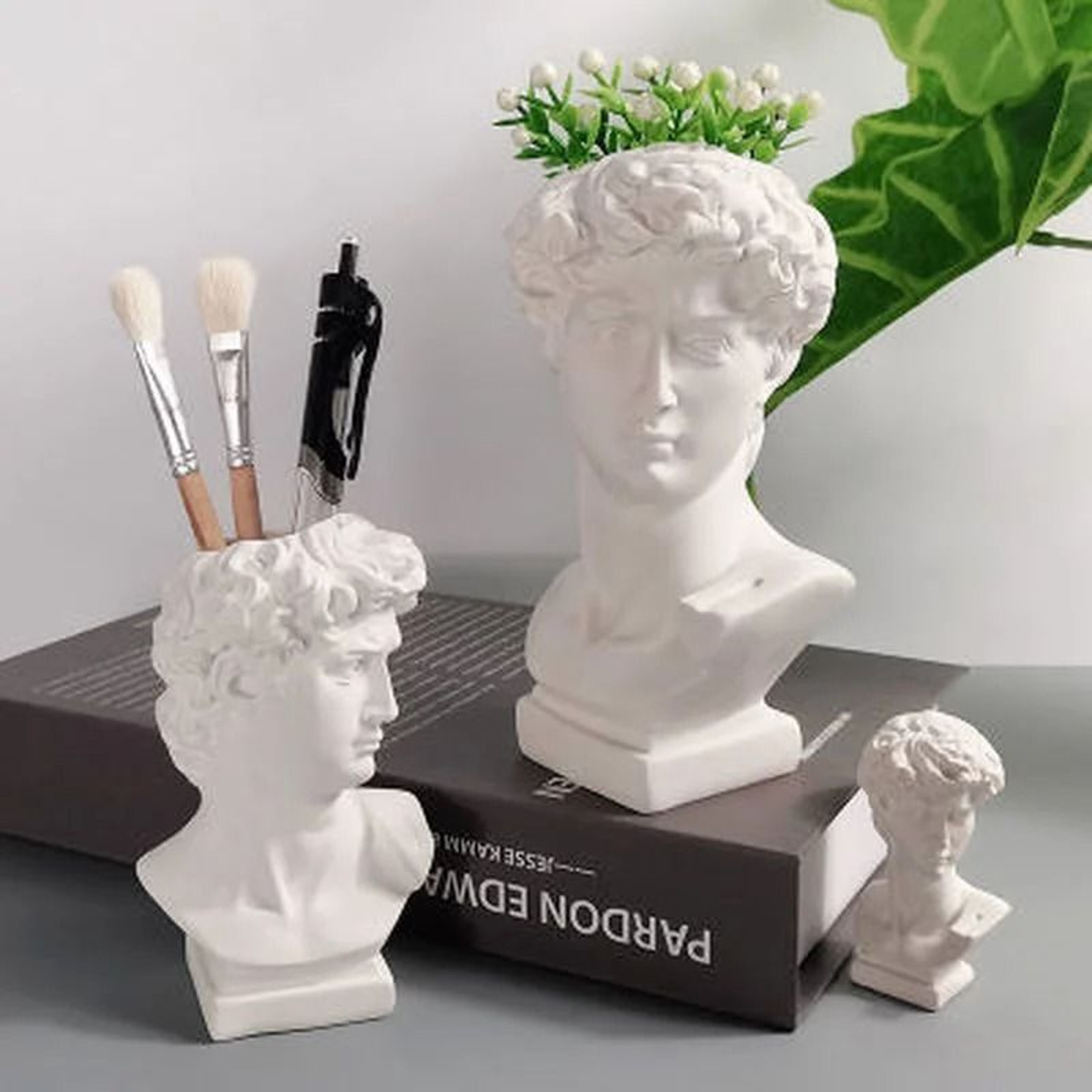 Nordic David Sculpture Vase And Artistic Storage Bucket 4