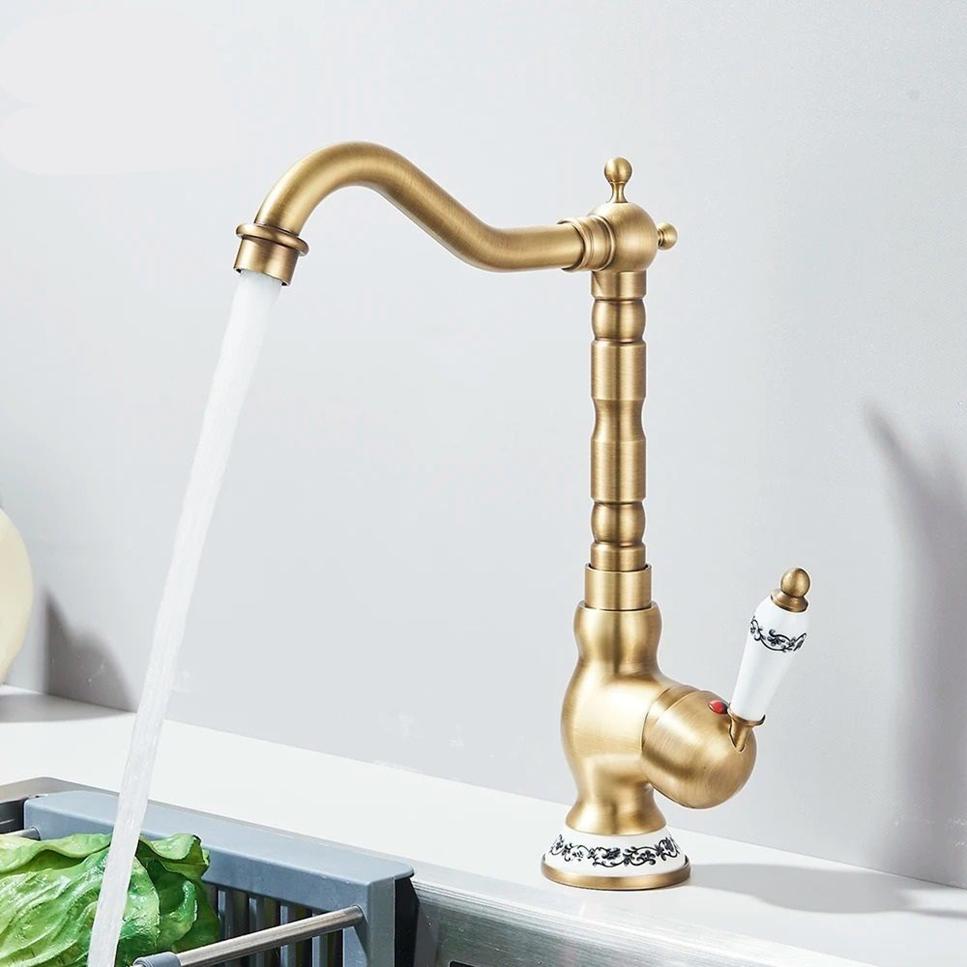 Retro Brass Antique Bronze Kitchen Faucet  Deck Mounted Single Handle Mixer 11