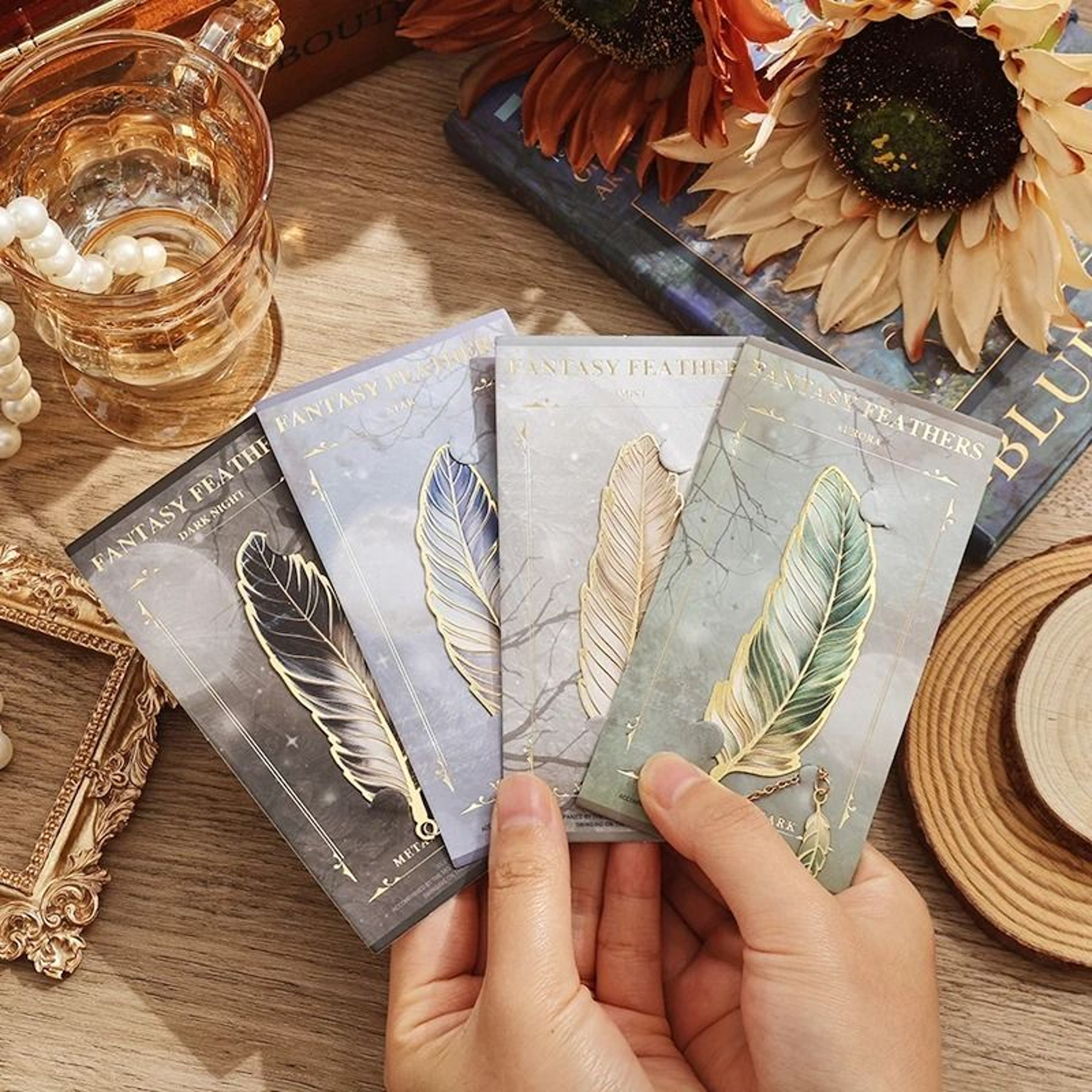Vintage Feather Bronzing Metal Bookmark  Elegant Pendant Gift For Book Lovers 2