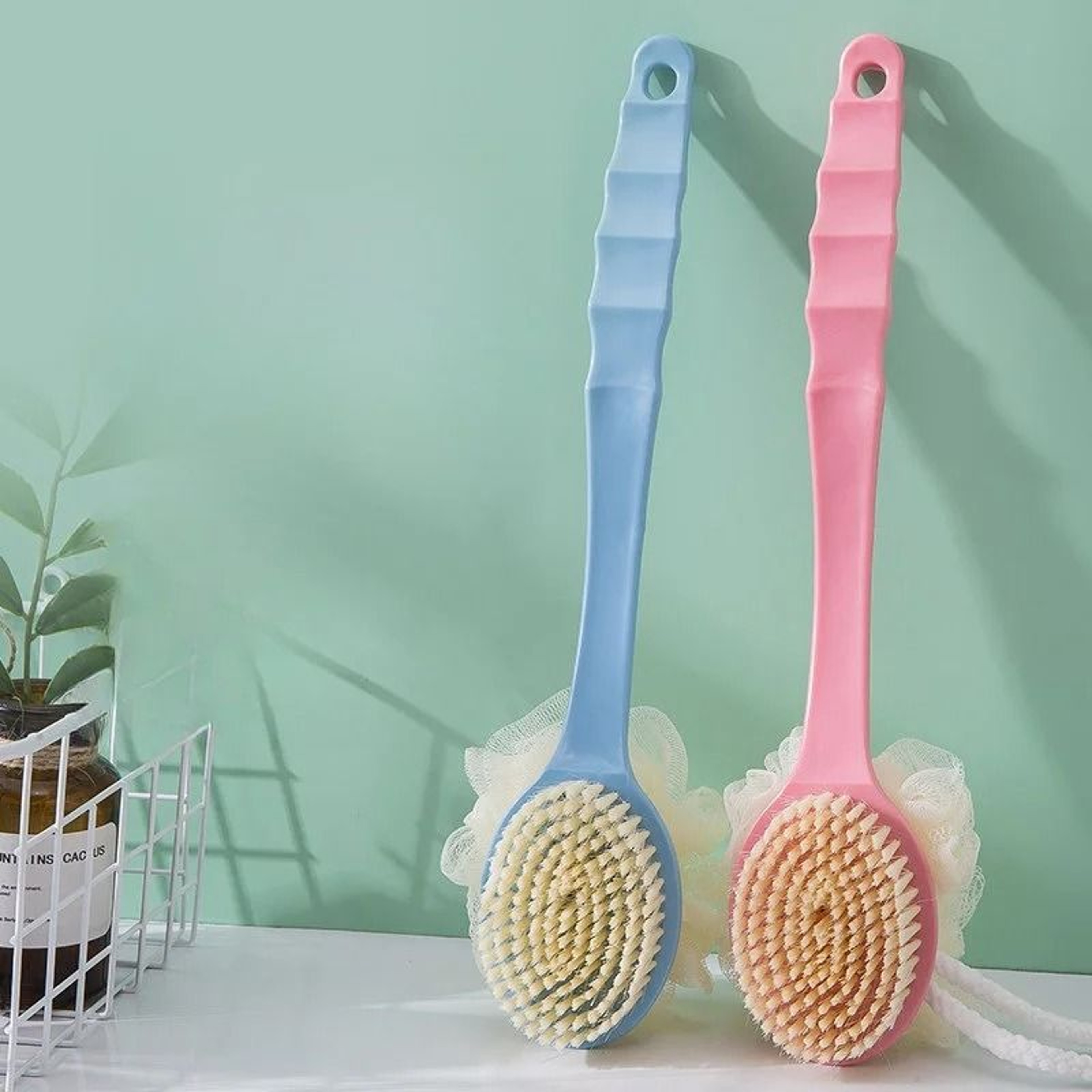 DualPurpose LongHandled Bath Brush With Soft Bristles  Integrated Bath Flower 1