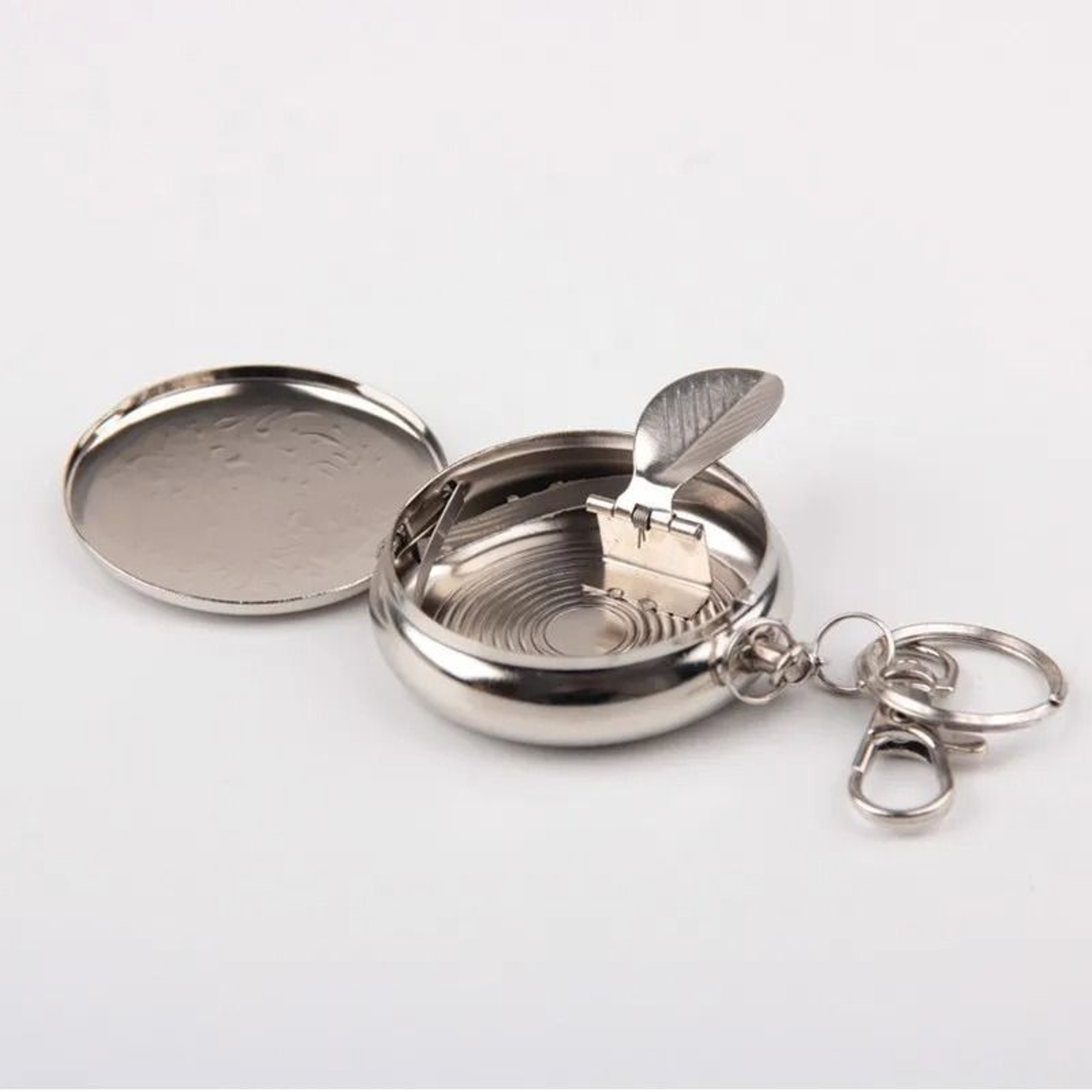 Portable Pocket Watch Model Ashtray  Elegant Metal Key Chain Mini Ashtray 4