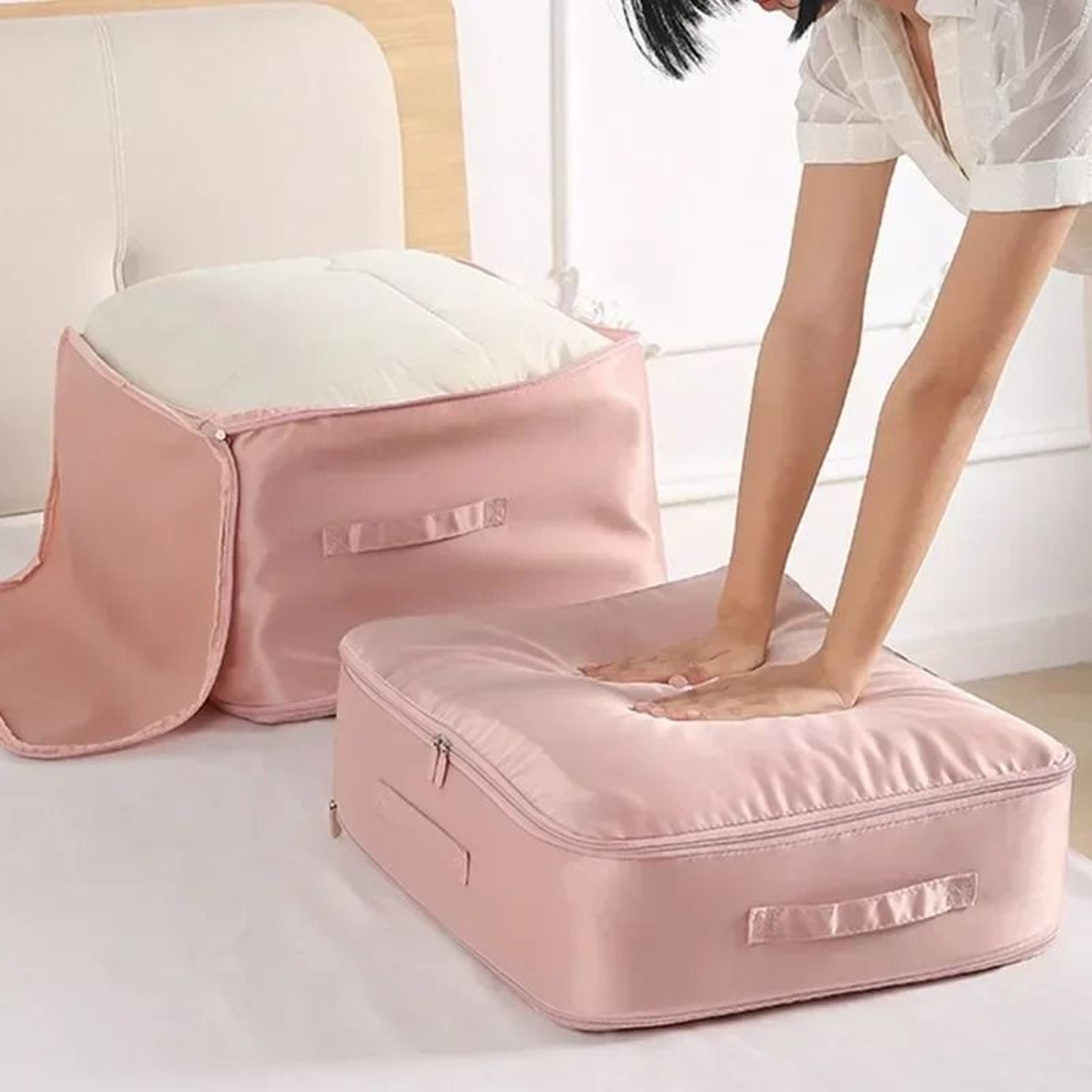 Ultra SpaceSaving SelfCompression Duvet Organizer  Large Capacity Closet  Cabinet Storage Bag 3