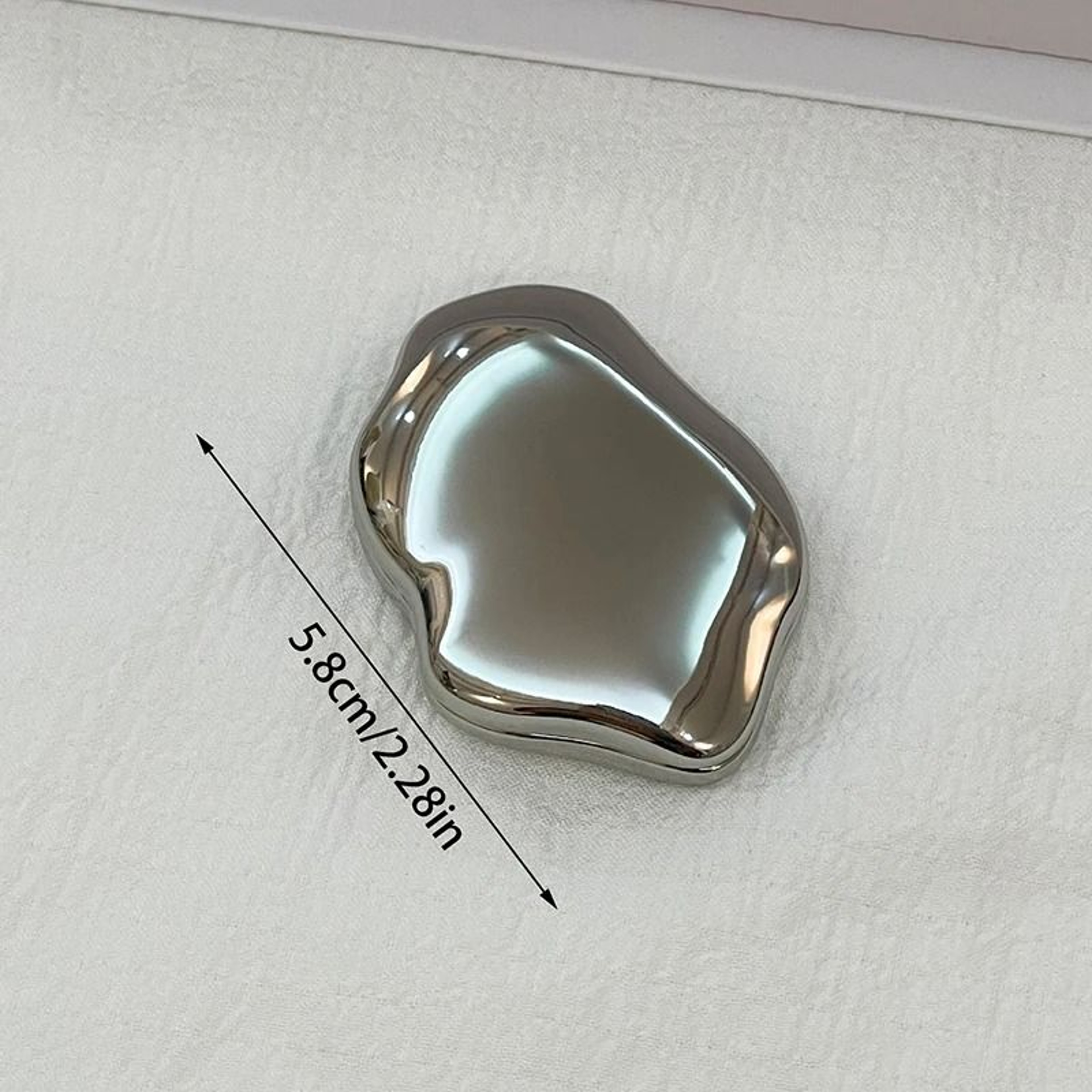 Petite Foldable Heart Beauty Compact 7
