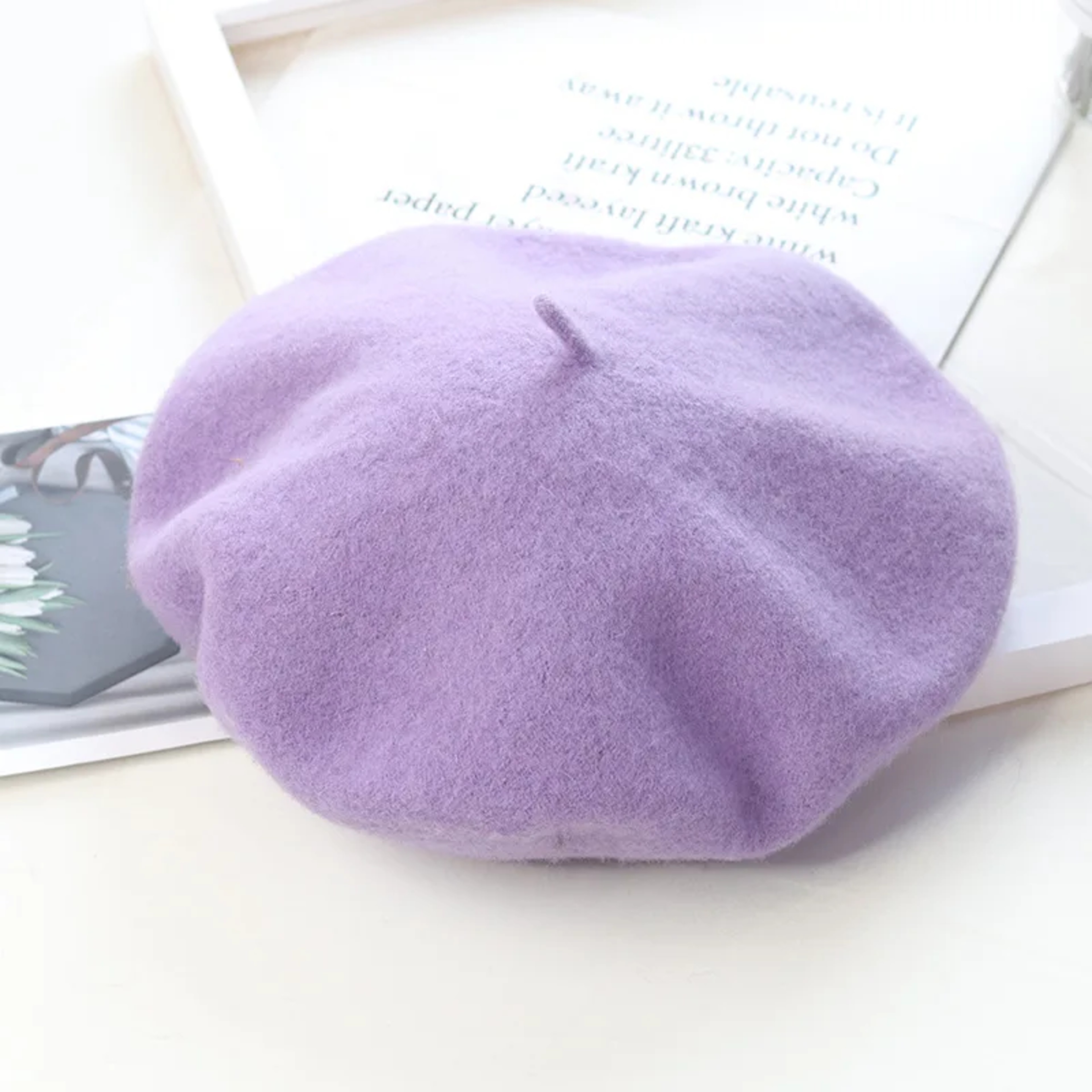 Elegant wool beret for stylish women