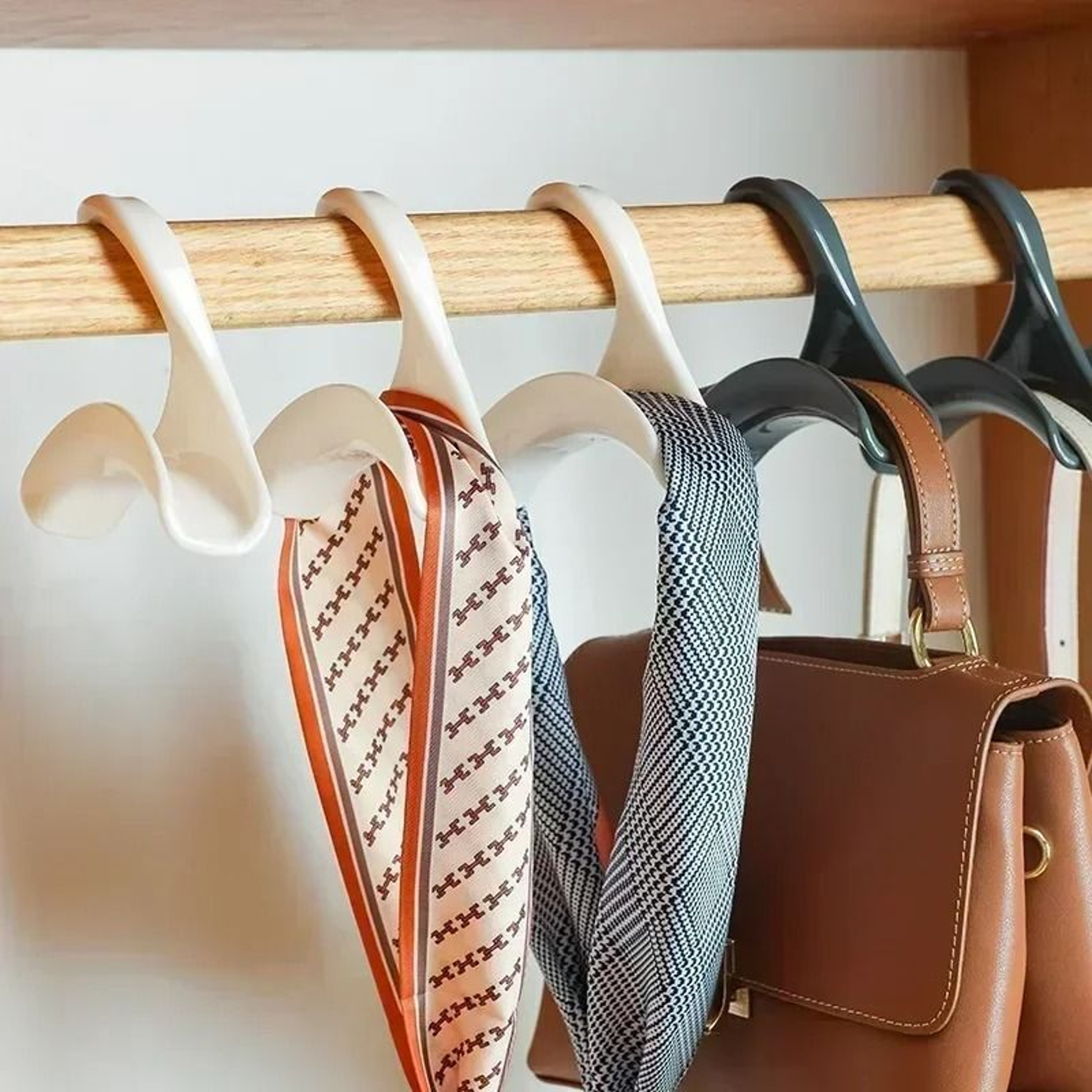 Wardrobe Handbag Organizer  5Piece Arc Storage Hook Set 0
