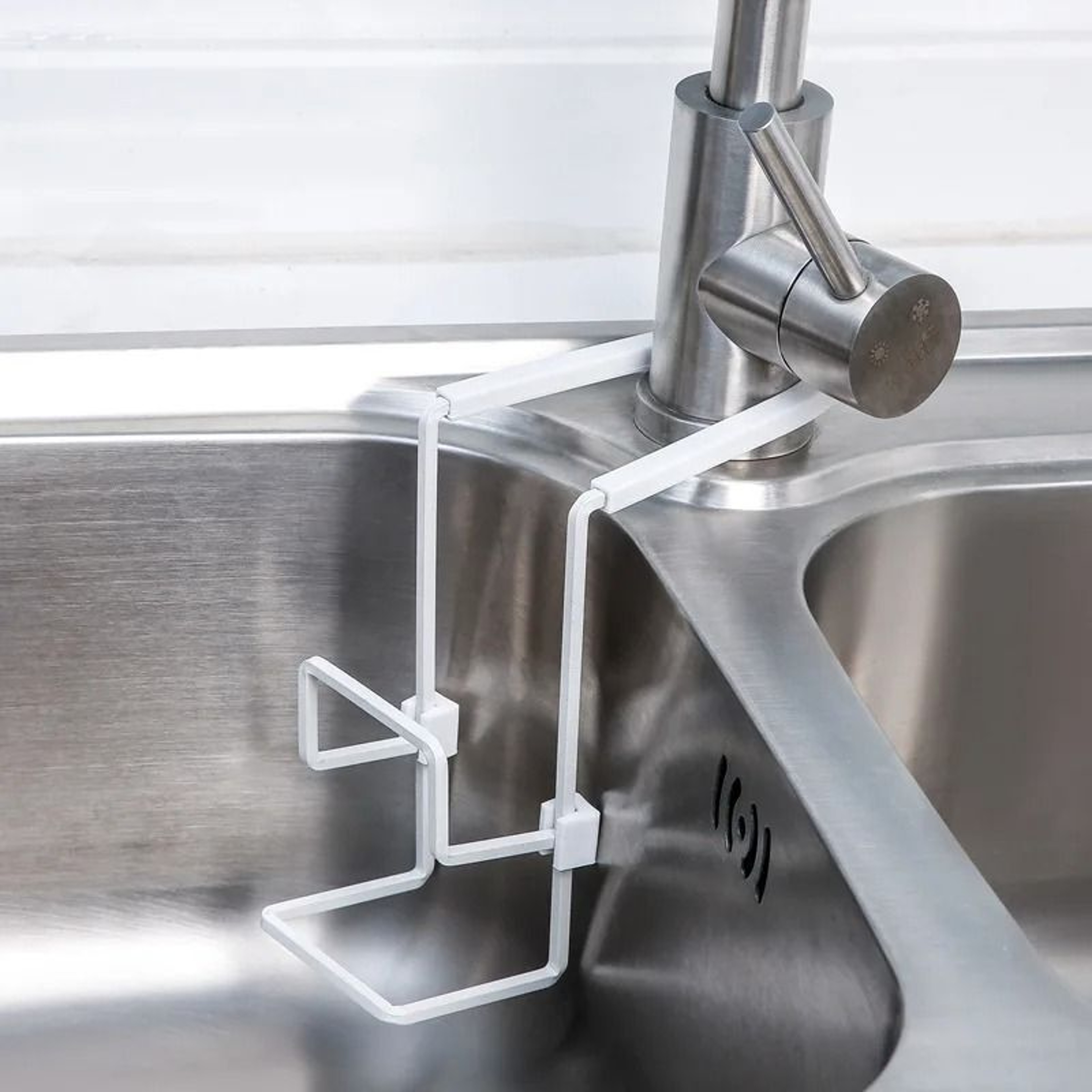 Metal Sink Storage Rack  WallMounted Sucker Sponge  Soap Holder 5