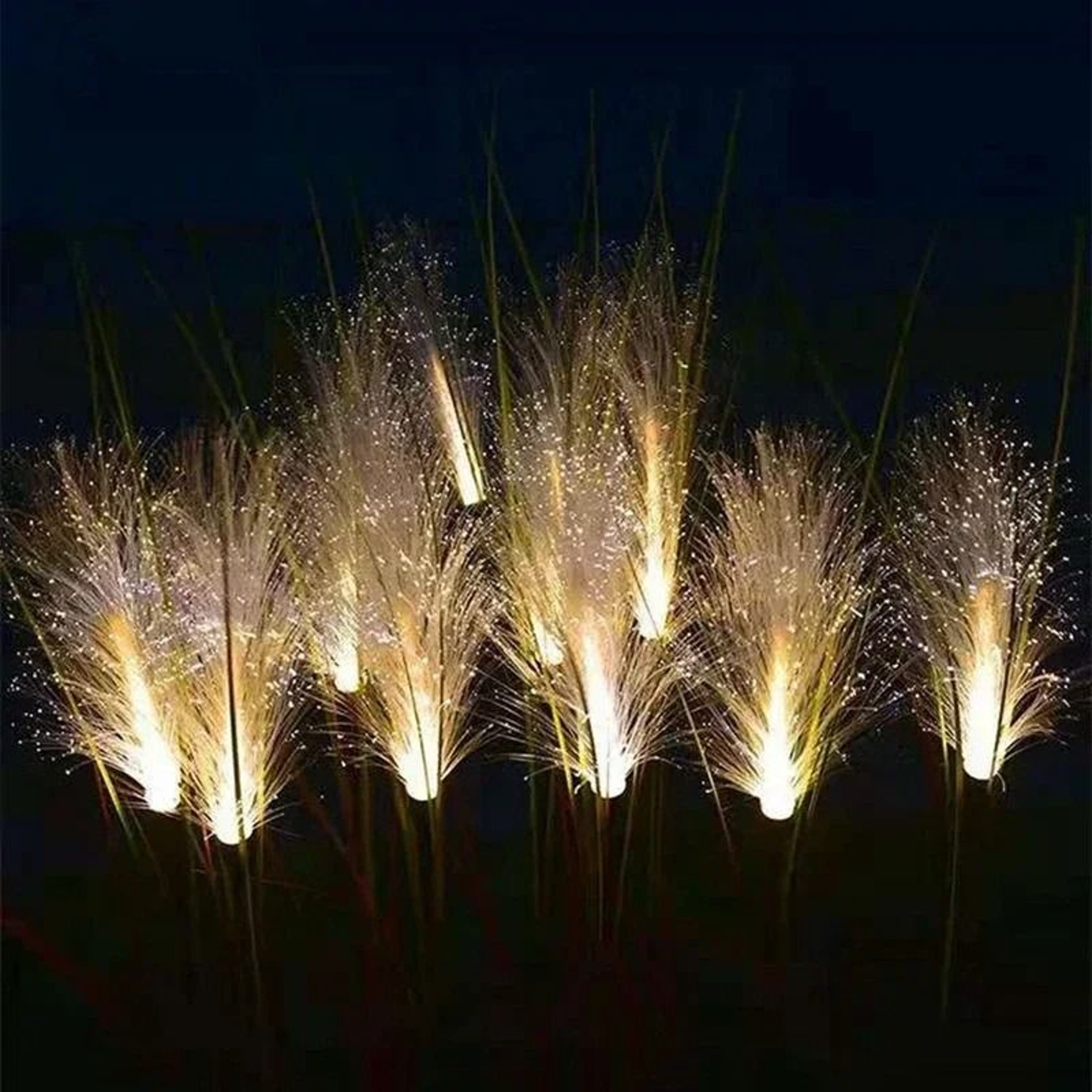 Solar Powered Outdoor Reed Light 2