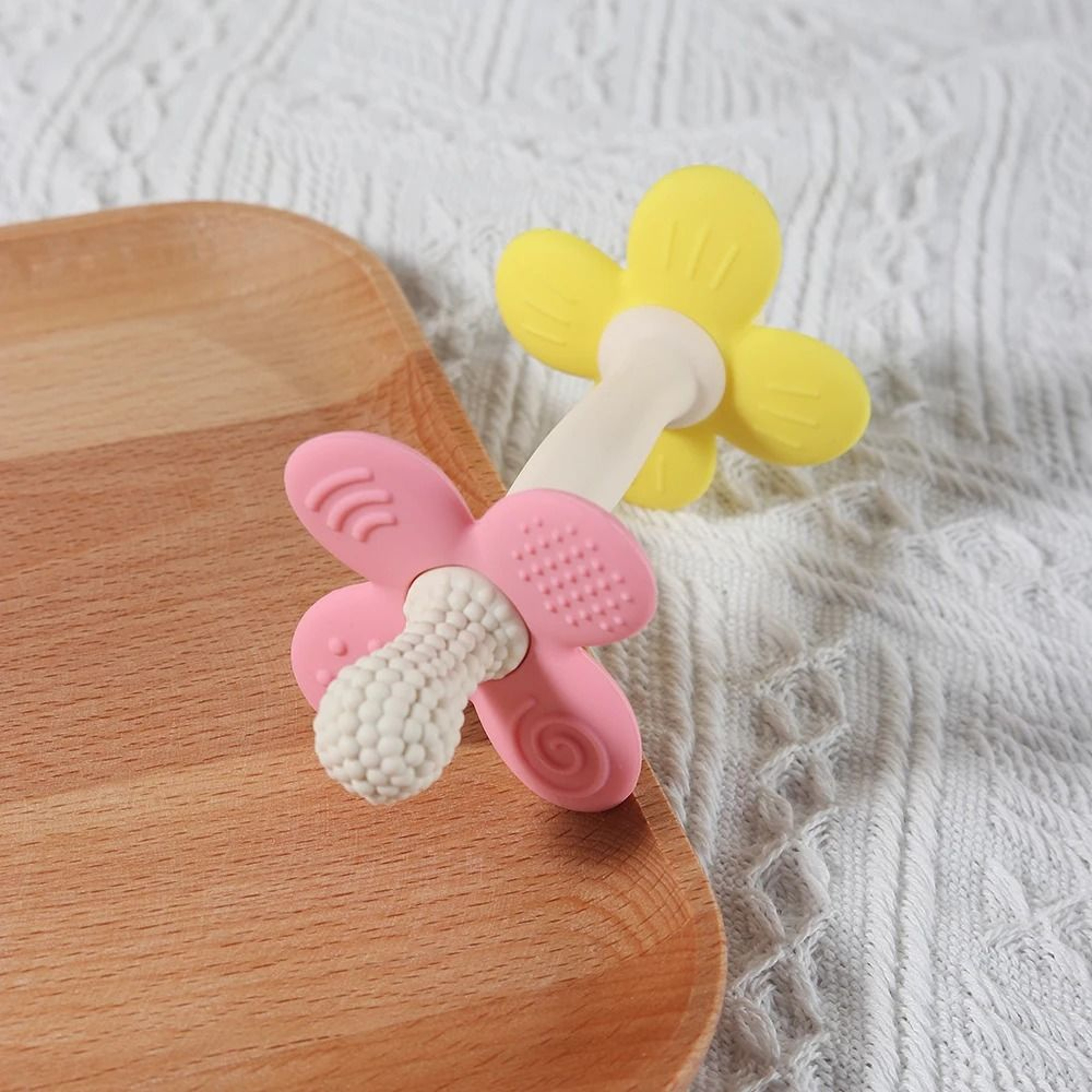 PetalSooth 2in1 Silicone Flower Teether 2