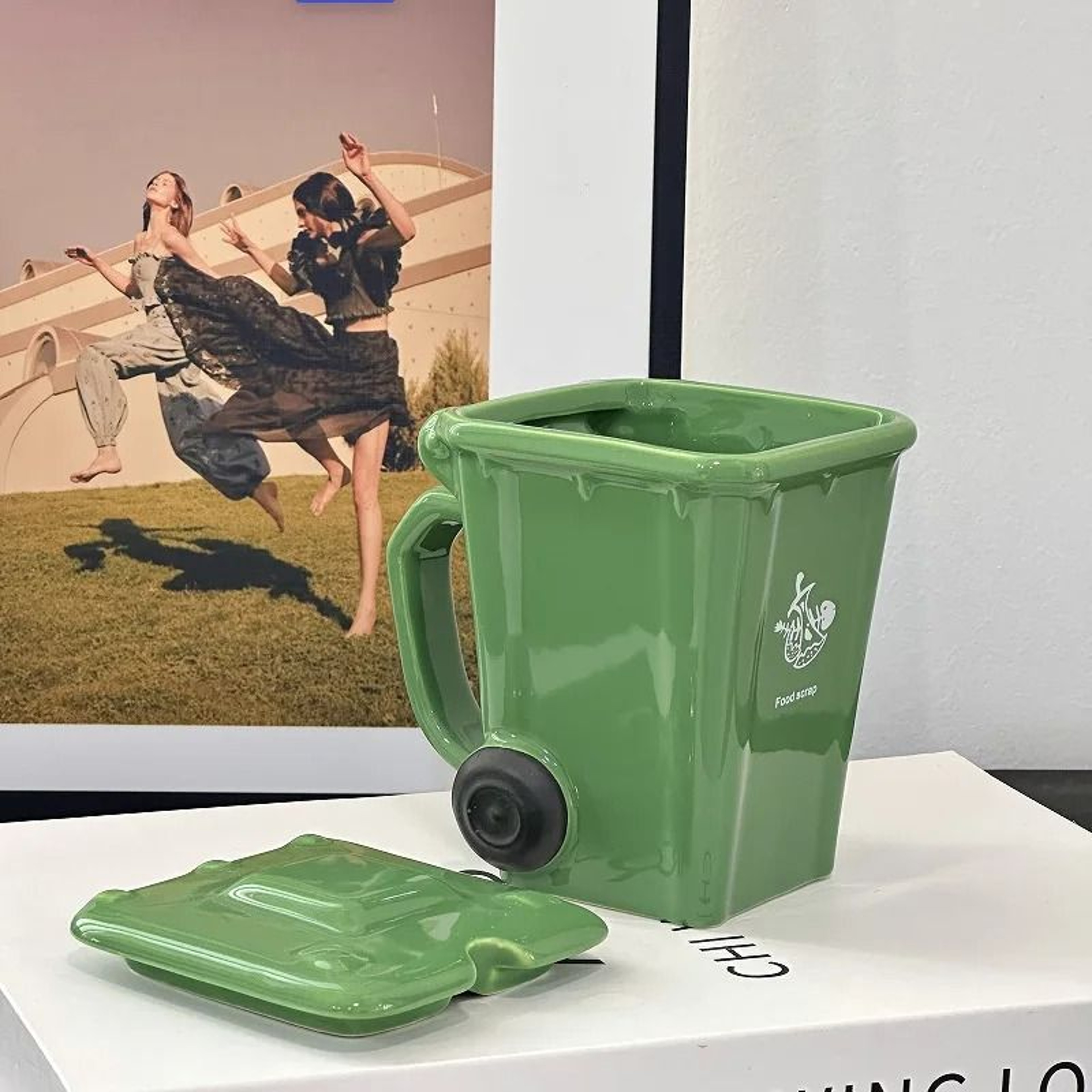 3D Sculpted Trash Can  Recycling Bin Mug 6