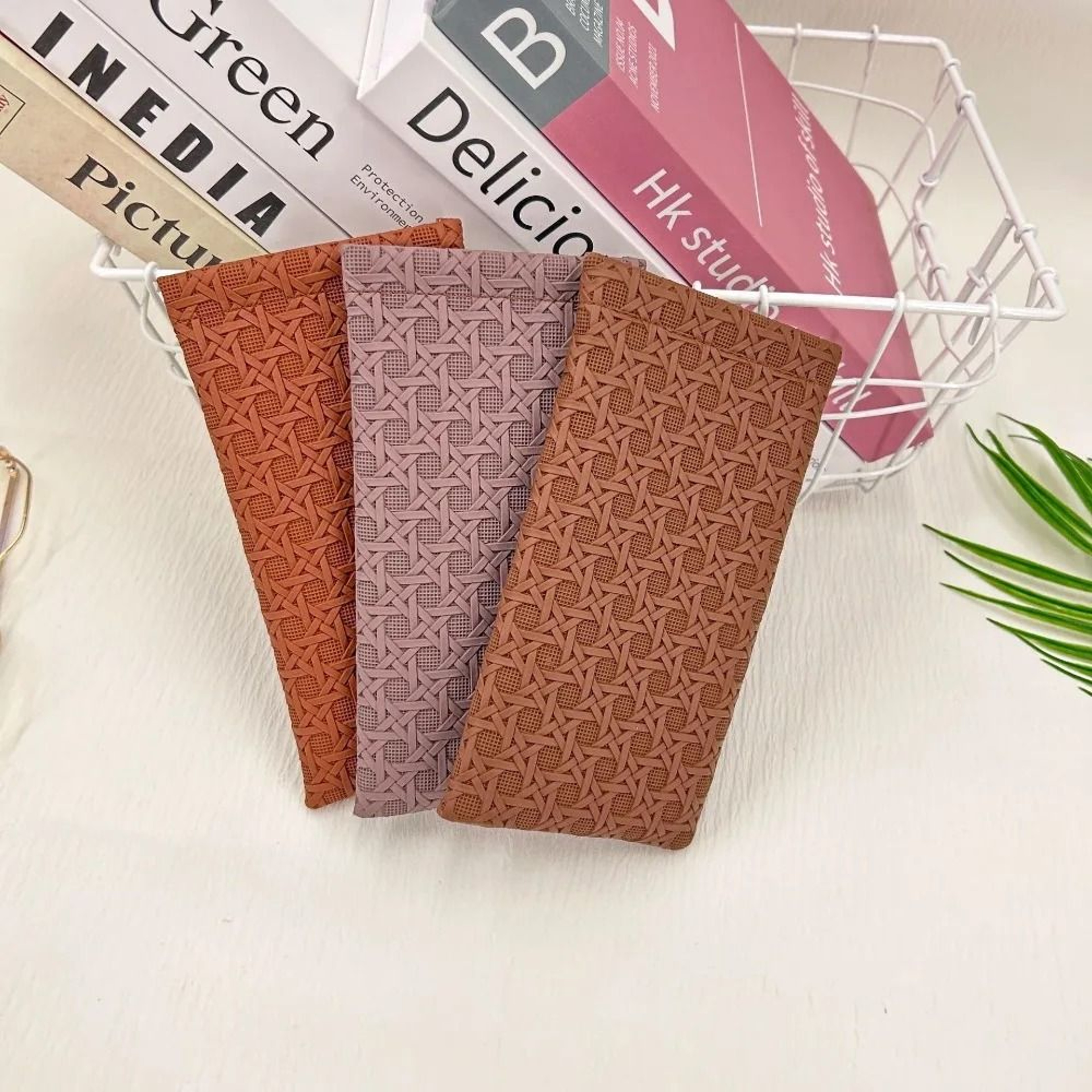 Sleek PU Leather Soft Glasses Pouch And Universal Eyewear Protector 1