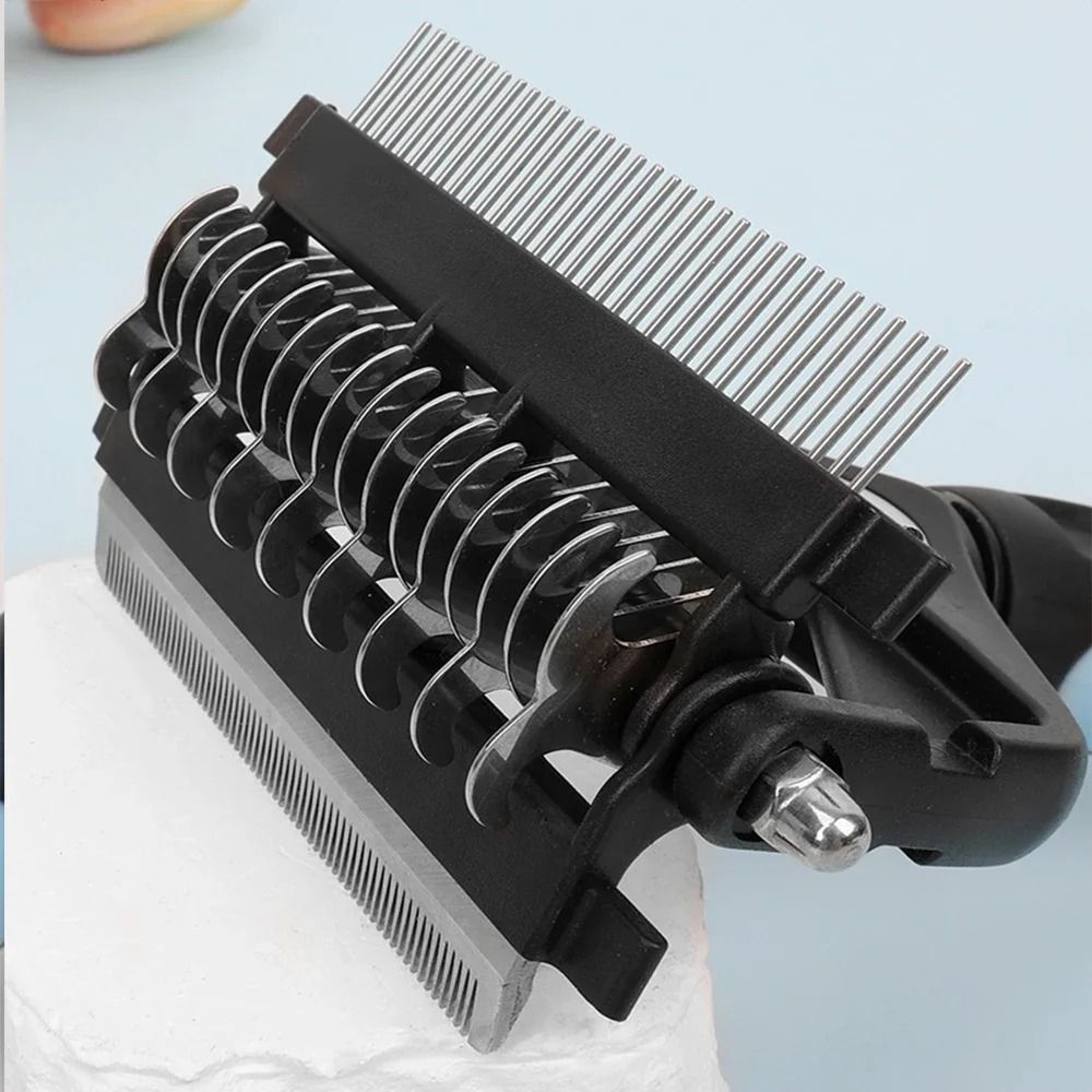 GroomingPro 3in1 TripleAction Deshedding Station 1