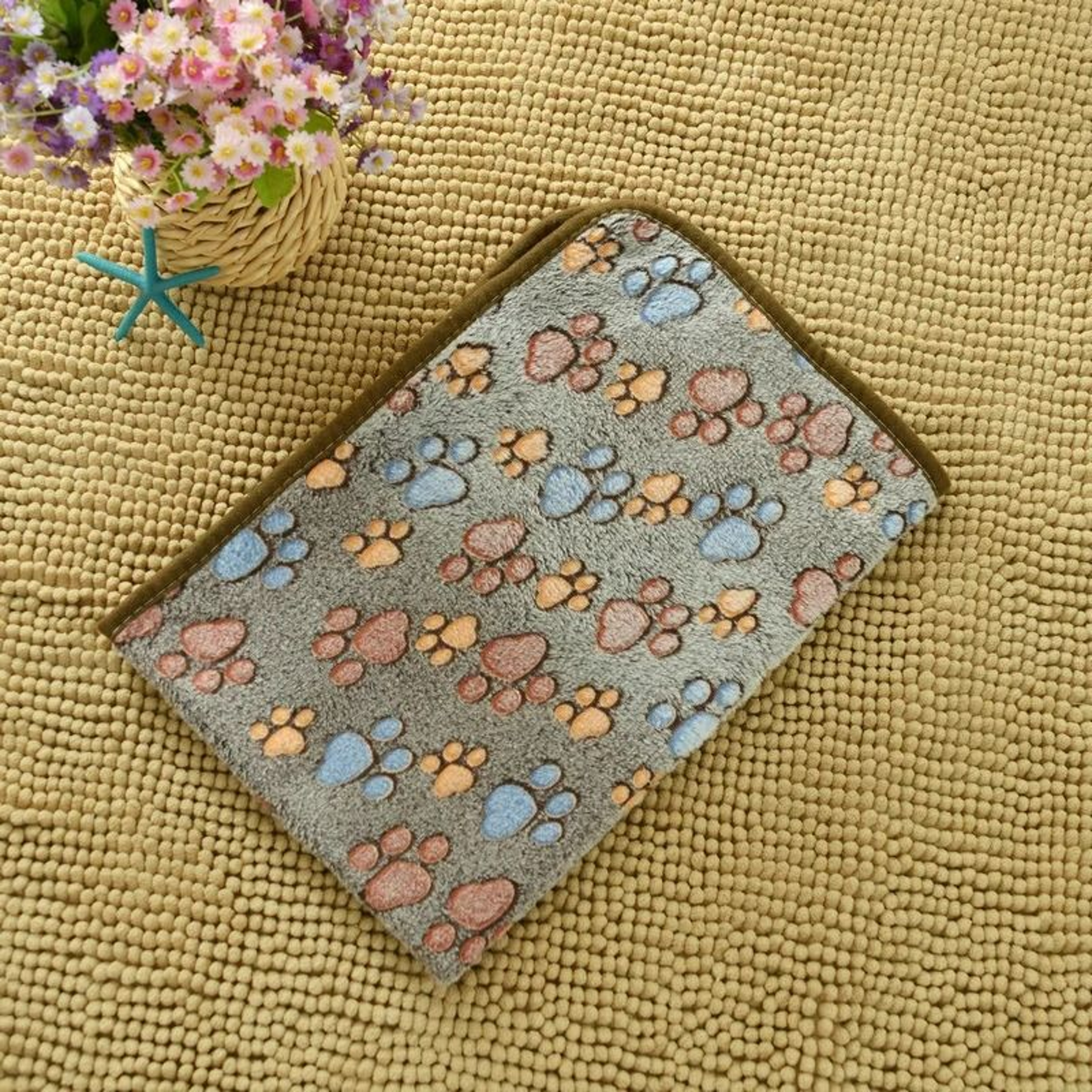 UltraSoft Flannel Pet Blanket  Cozy PawPrint Fleece Mat For Dogs  Cats 10