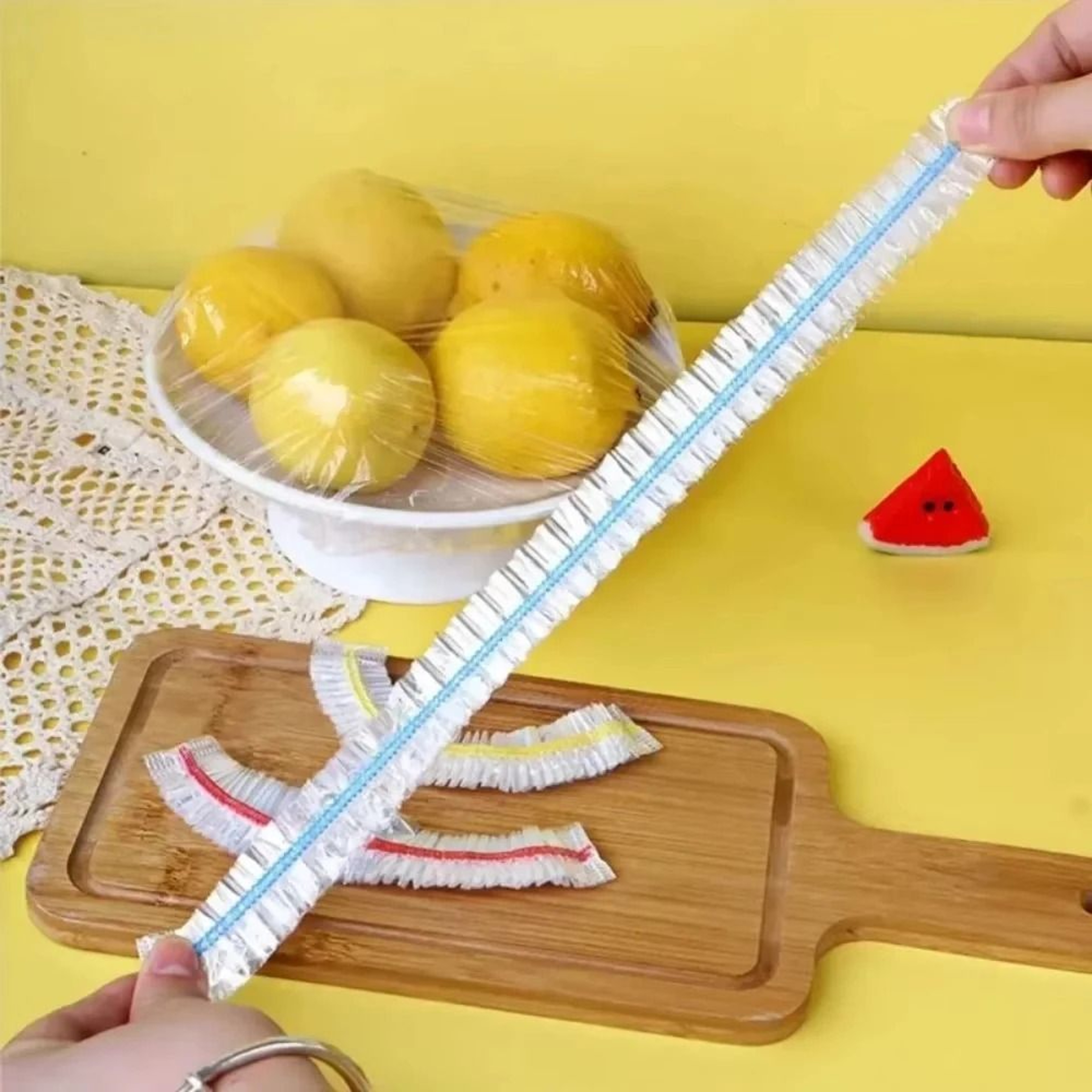 Universal Elastic Food Covers  100 Piece Disposable Set 1