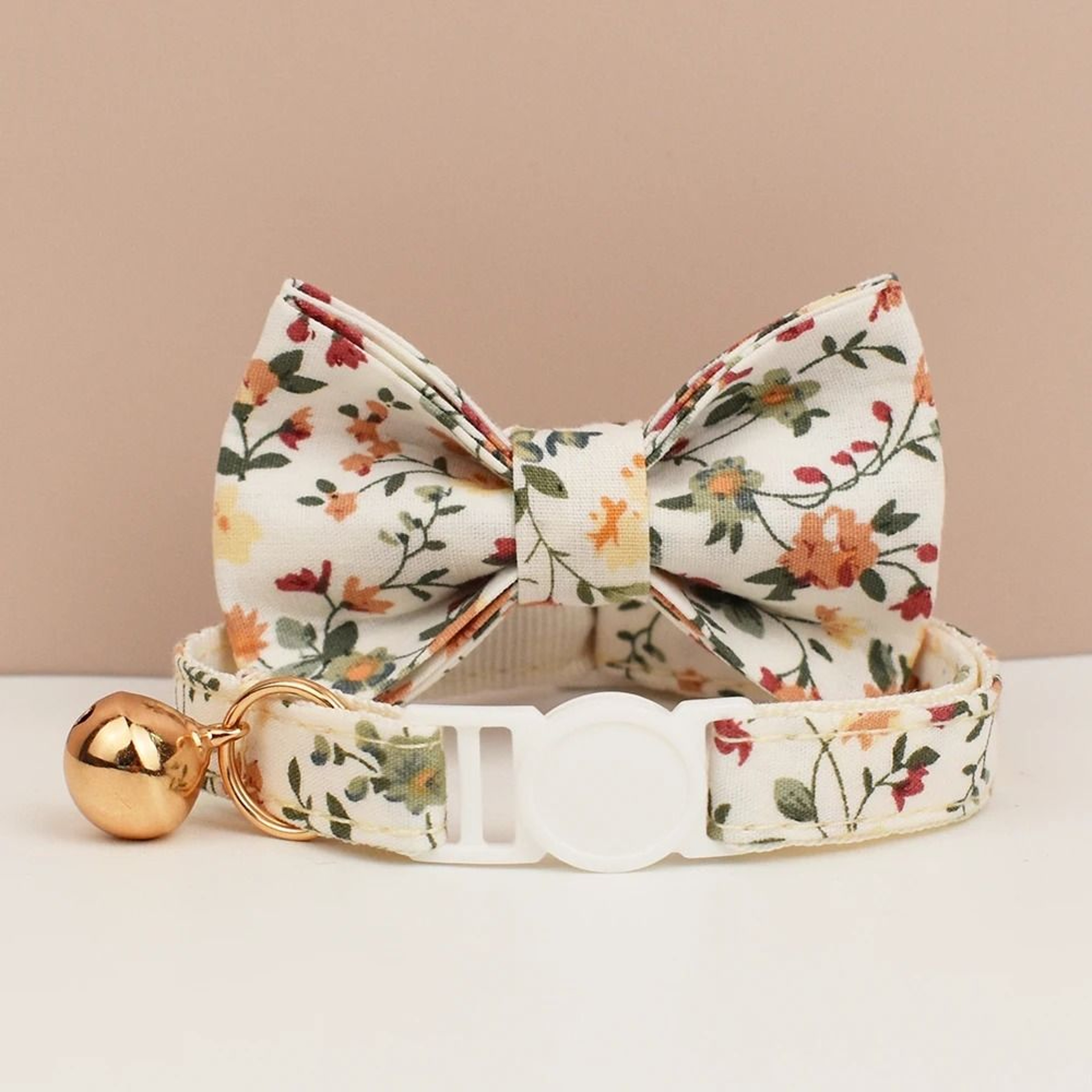 Adjustable Breakaway Bowknot Cat Collar With Safety Choke Prevention 0