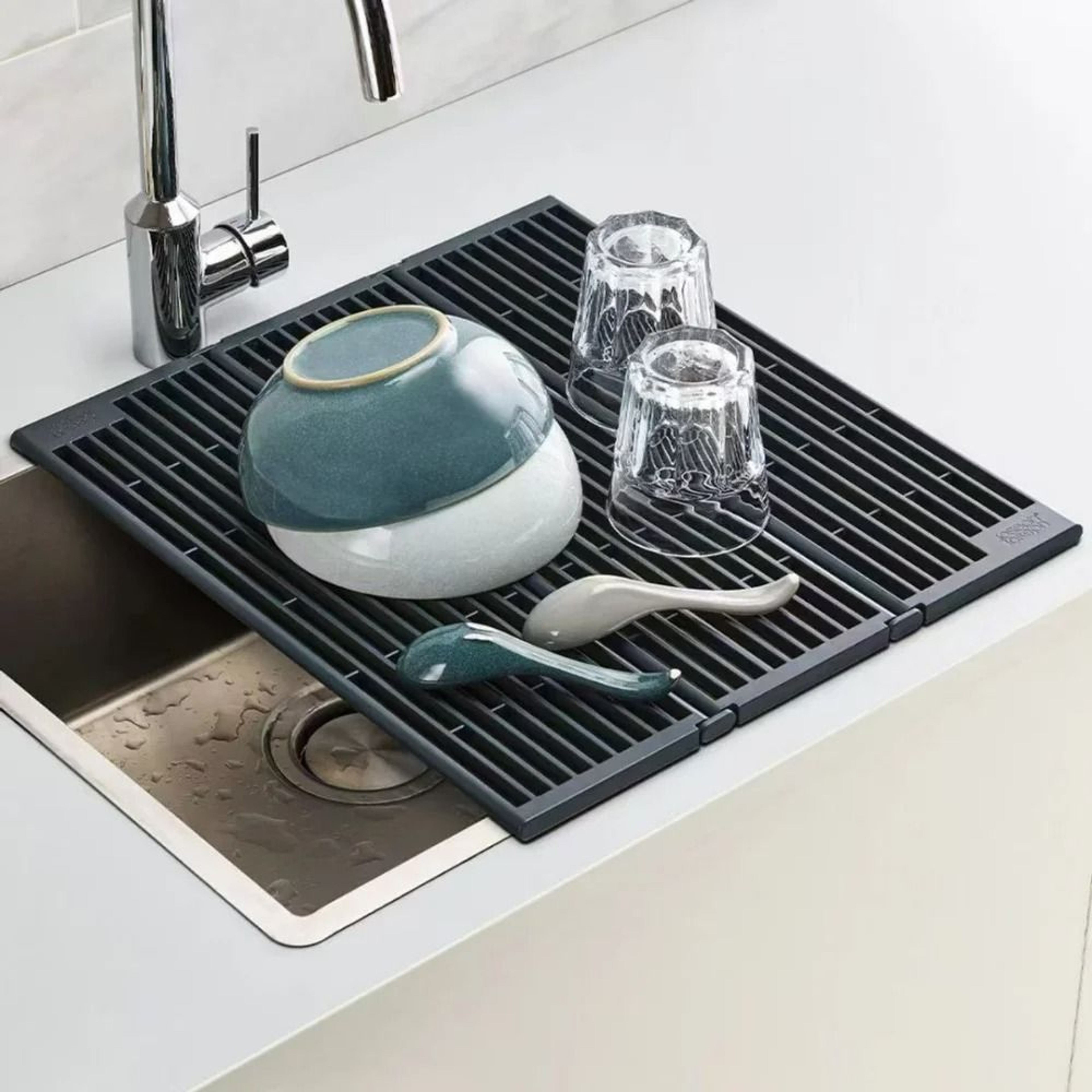 Black Foldable Kitchen Sink Drainer  SplashProof Drying Rack For Dishes  Utensils 1