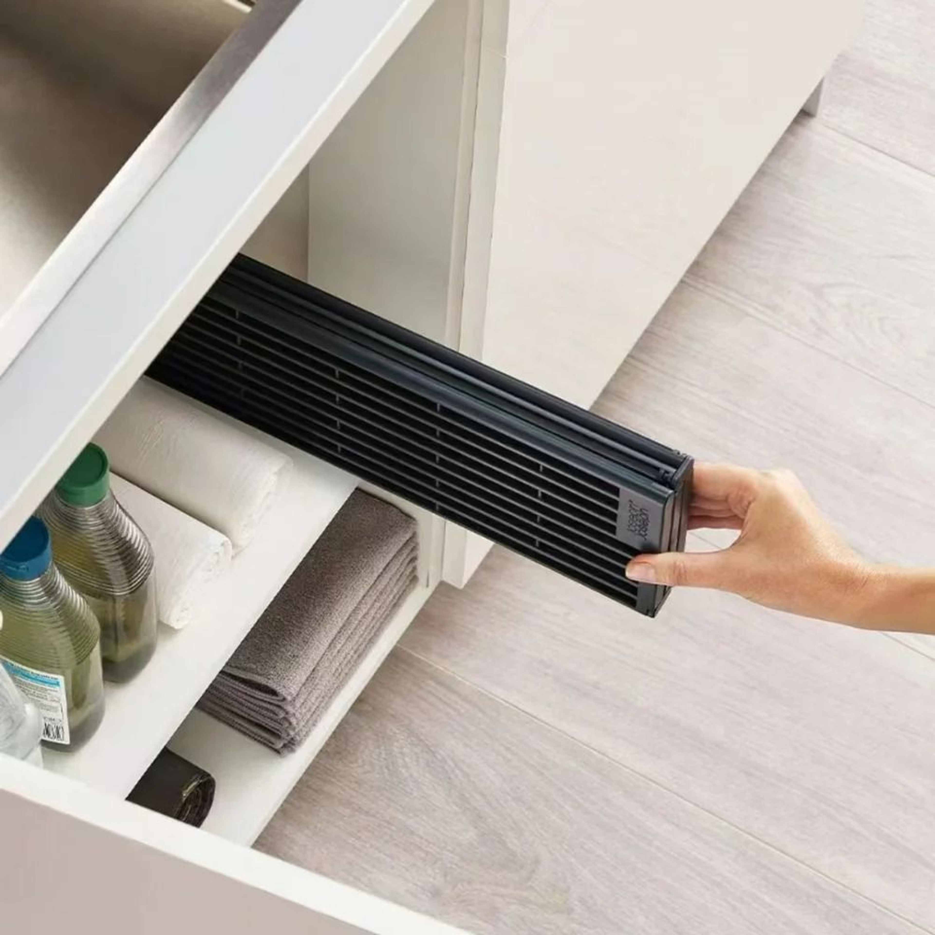 Black Foldable Kitchen Sink Drainer  SplashProof Drying Rack For Dishes  Utensils 2