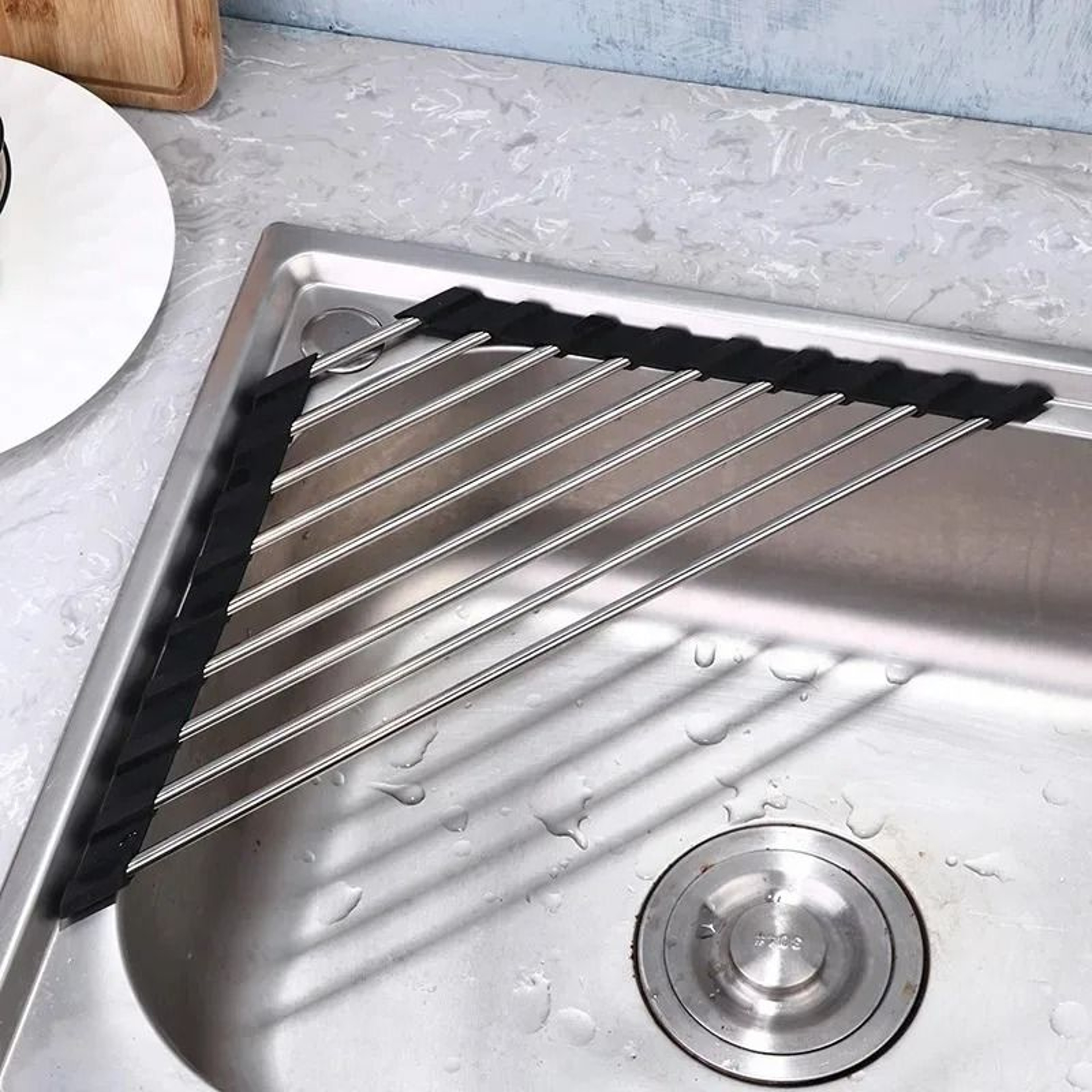 RollUp Triangle Sink Drying Rack 1