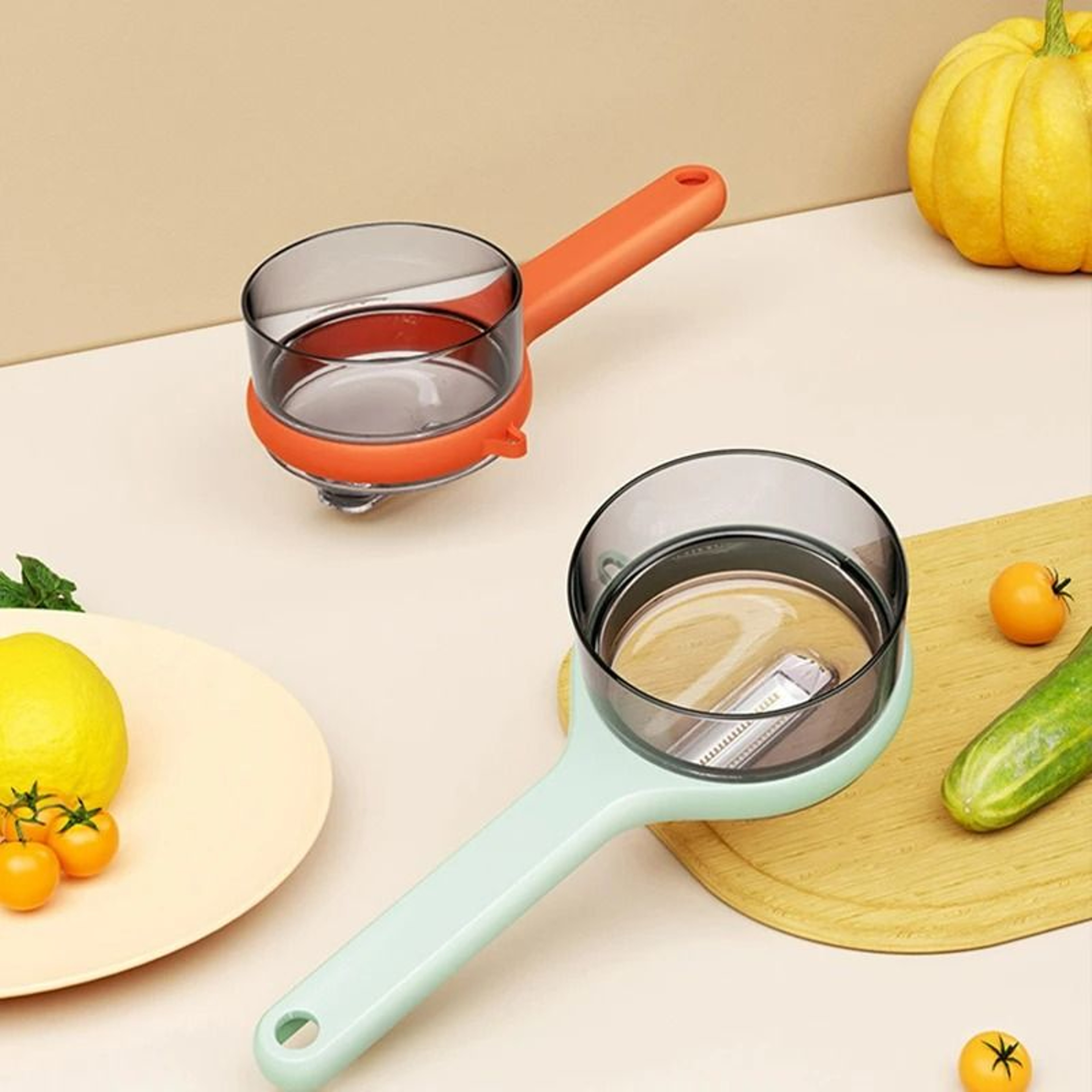 SplashPrevention Fruit Peeler With Storage Bucket 1