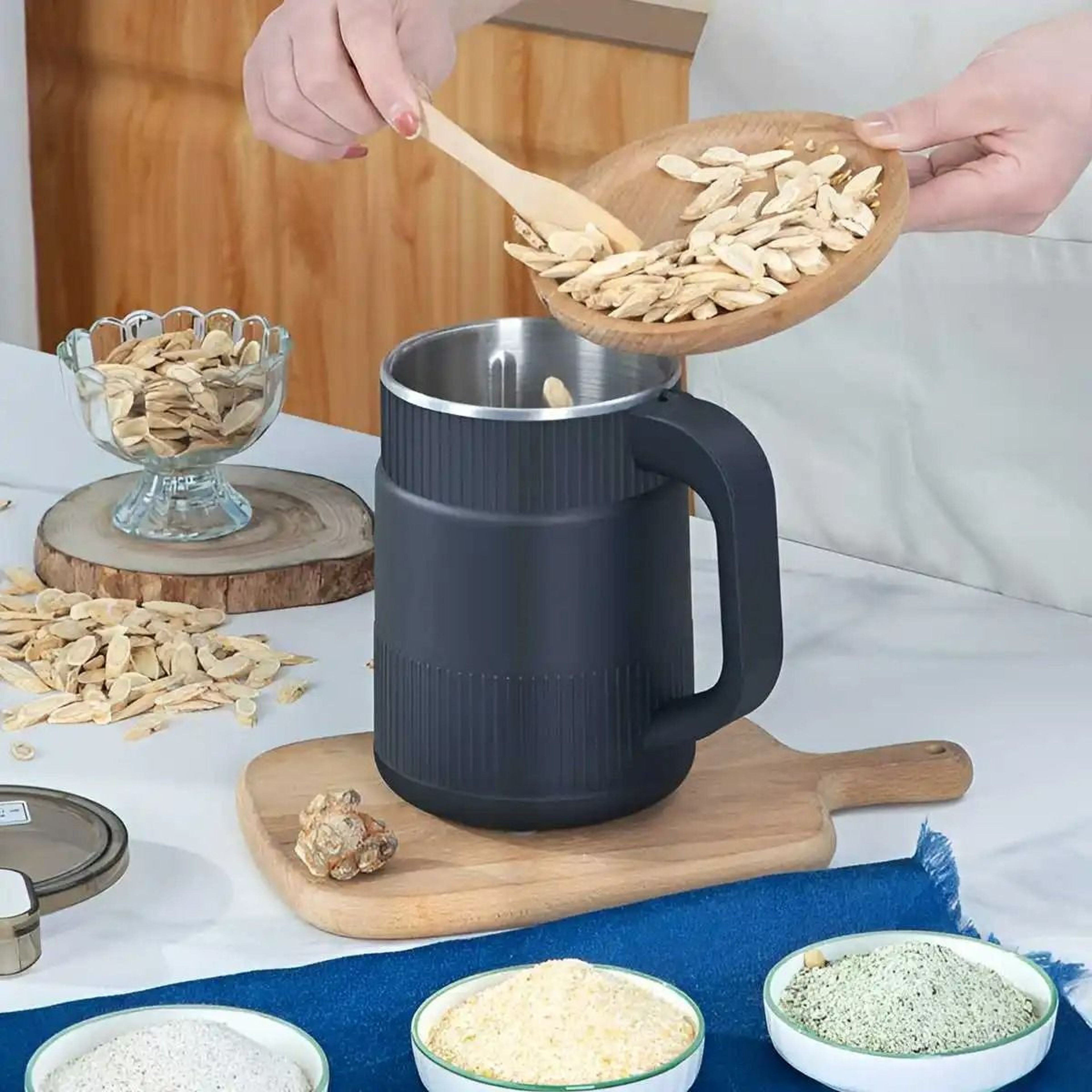 Multifunctional Electric Spice  Grain Grinder 5